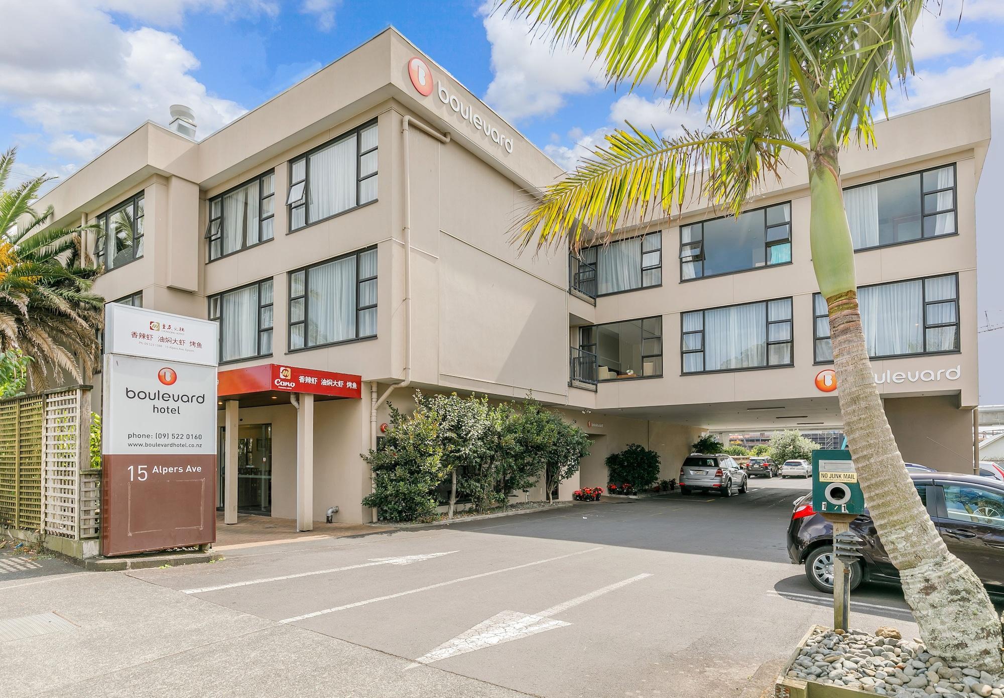 Vista Exterior Boulevard Hotel