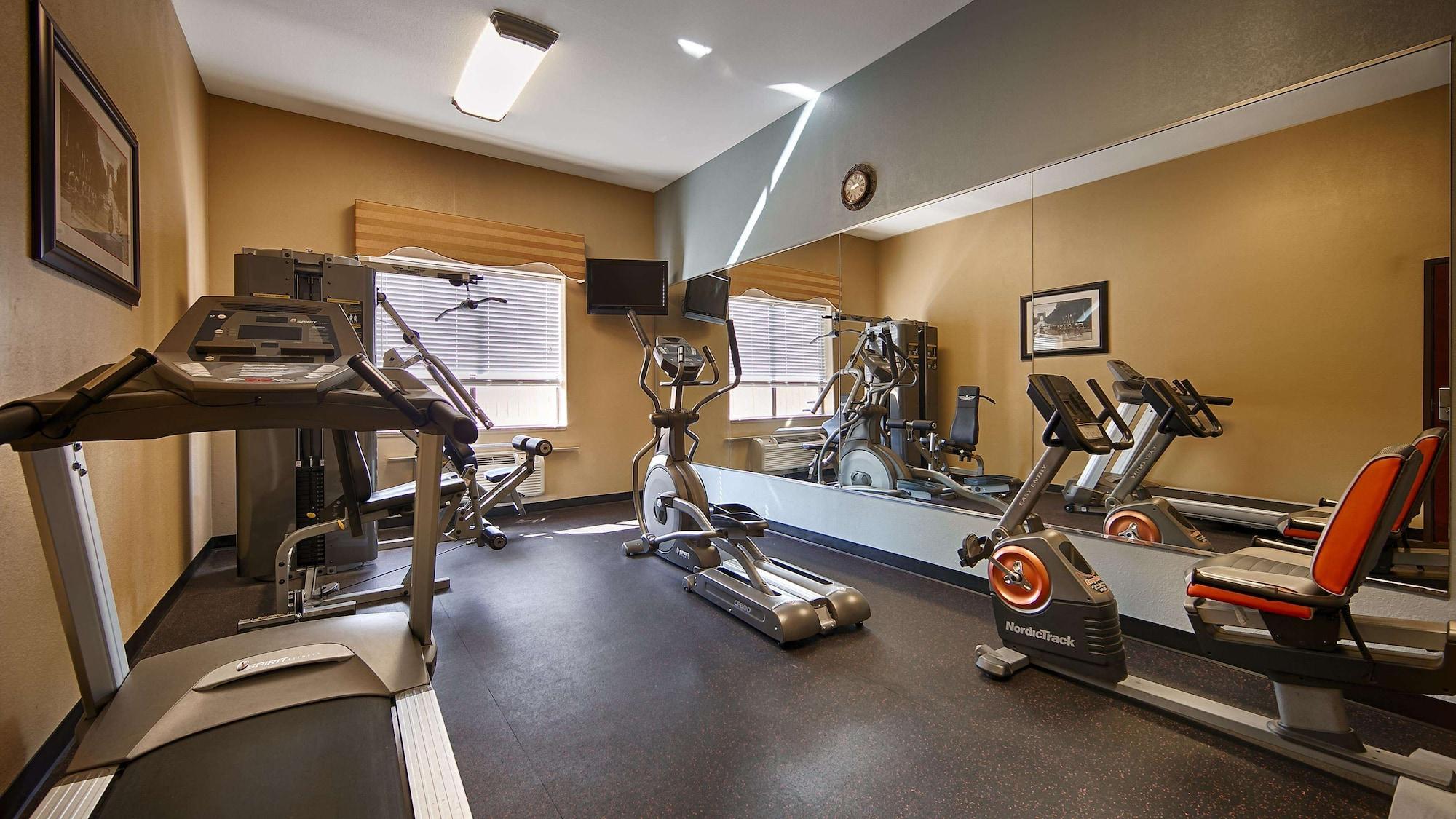 Gimnasio Best Western Orange Inn & Suites