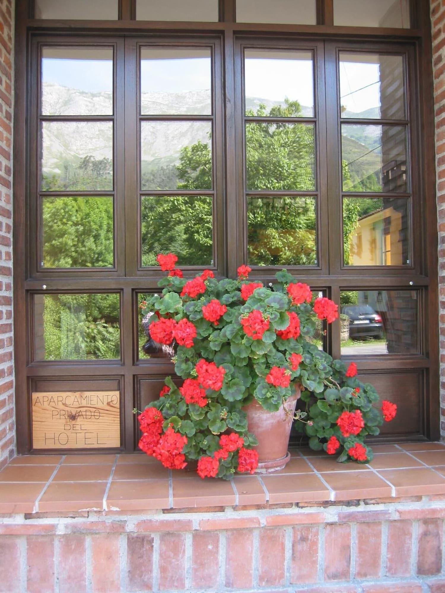 Vista Exterior Hotel Benzúa