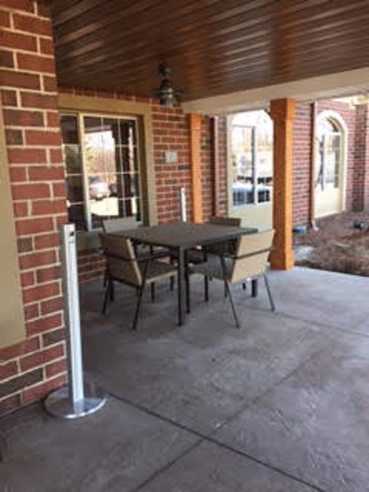 Vista Exterior Country Inn & Suites by Radisson, Novi, MI