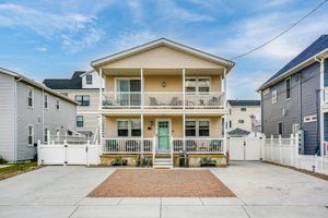Renta Vacacional - Walk to Beach & Marinas! Brigantine 2-unit Duplex