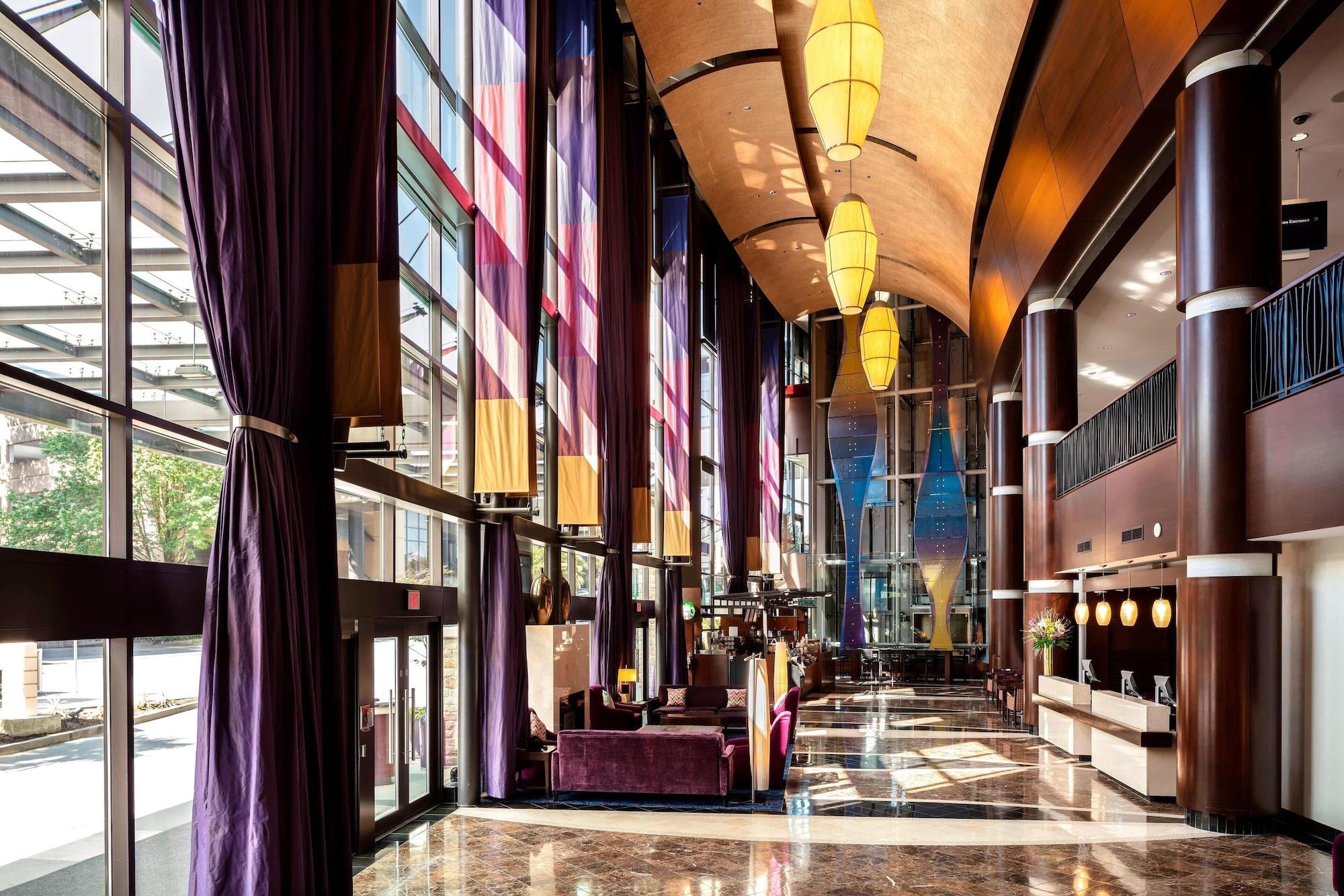 Vista Lobby Delta Hotels by Marriott Burnaby Conference Centre