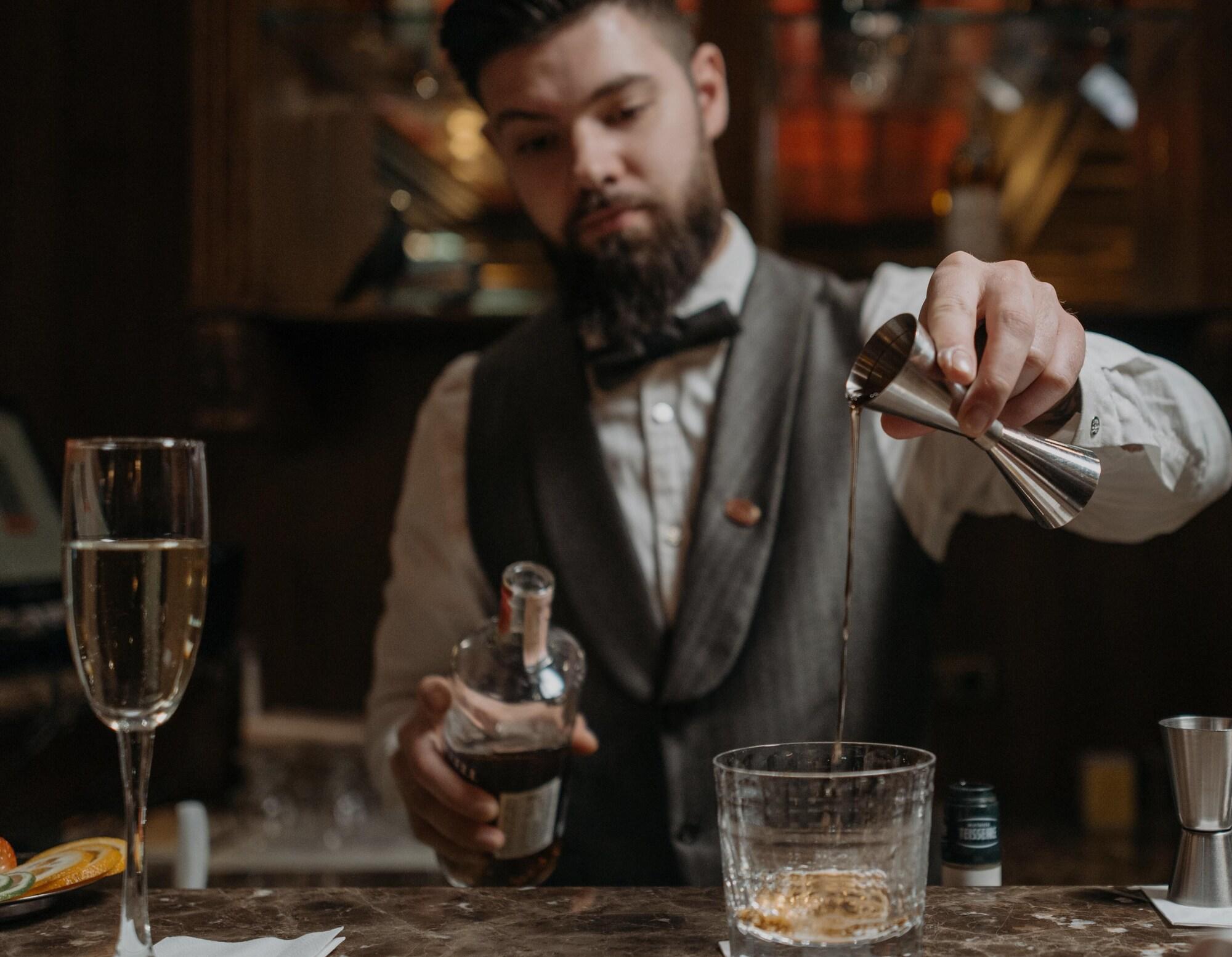 Bar/Salón Hotel Jägerhof Wörthersee - Only Adults Official Partner Amoria Spa
