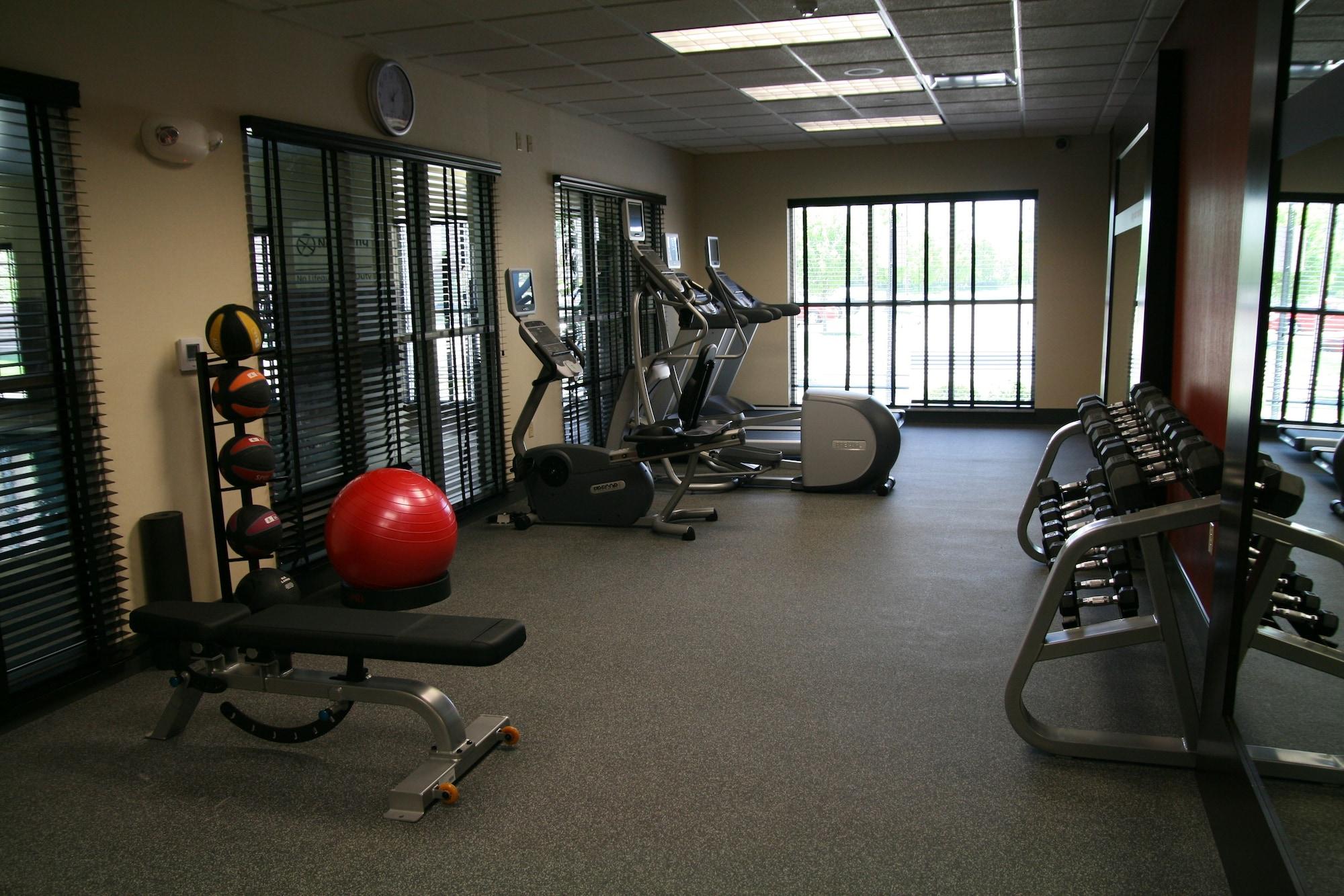 Gimnasio Hampton Inn & Suites Detroit / Airport - Romulus