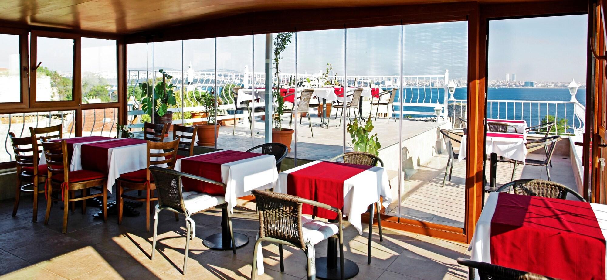Varios Spinel Hotel