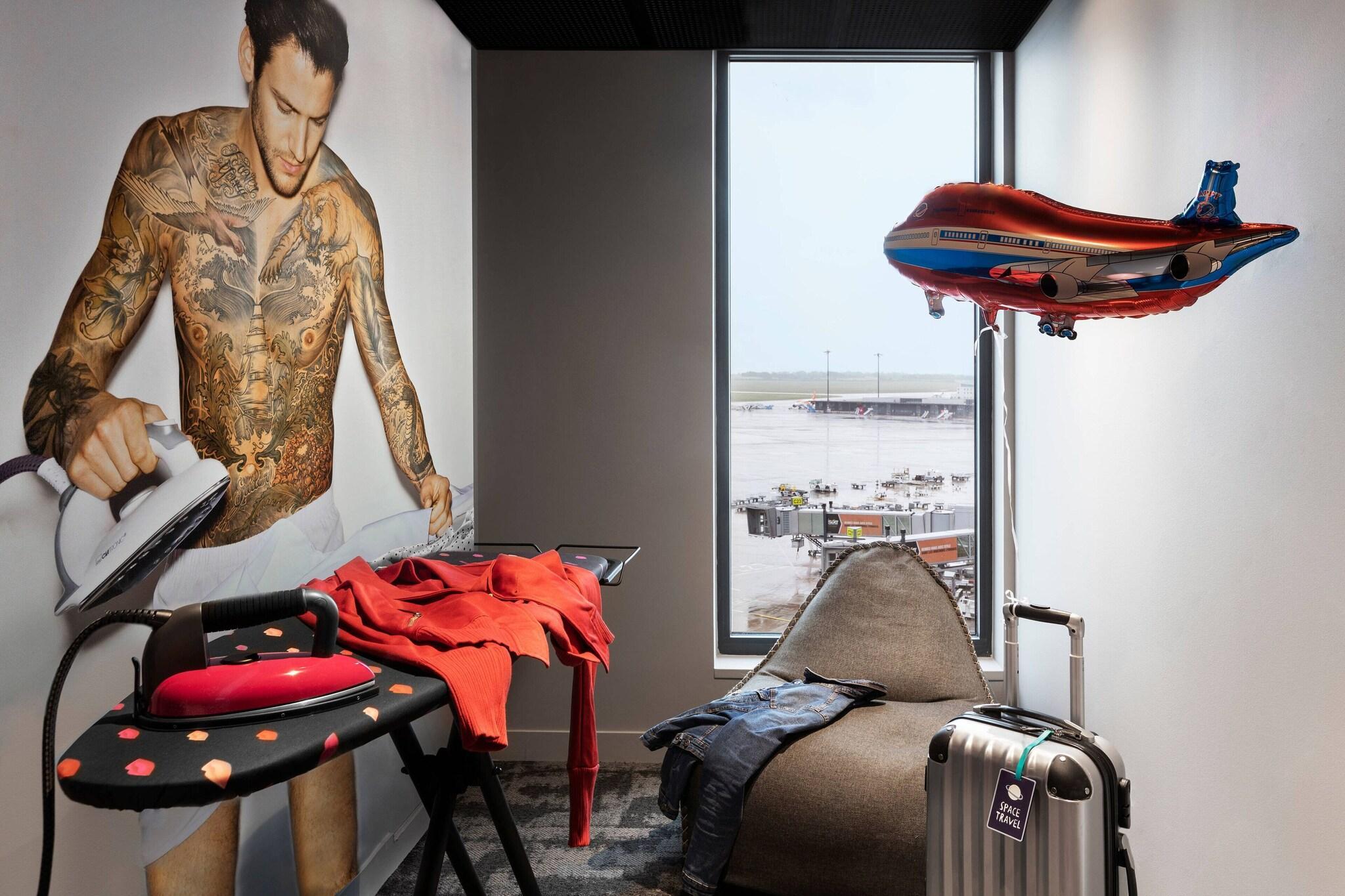 Vista Exterior Moxy Lyon Airport