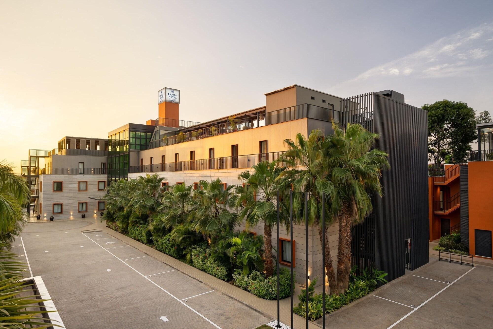 Vista Exterior Protea Hotel Luanda