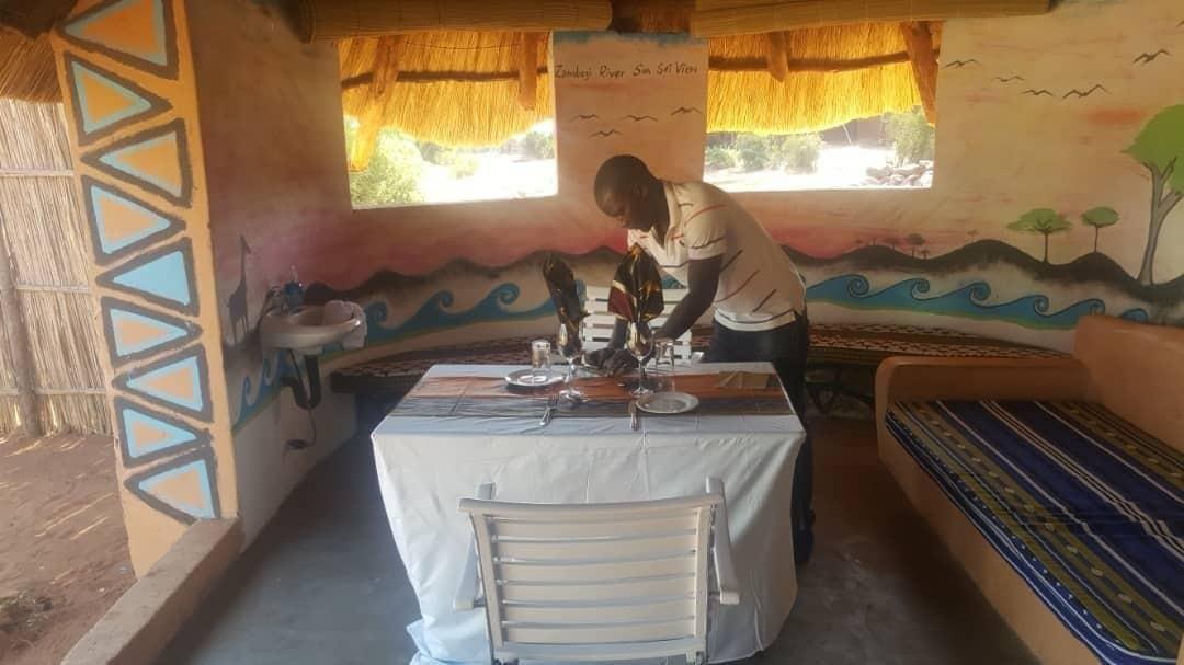 Comodidades del Alojamiento Simoonga Village Backpackers and Cafe