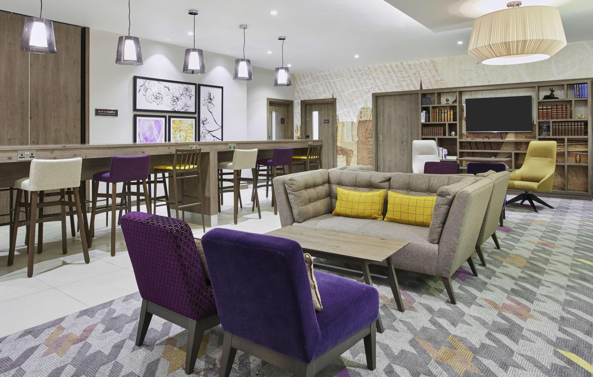 Vista Lobby Hampton by Hilton Oxford