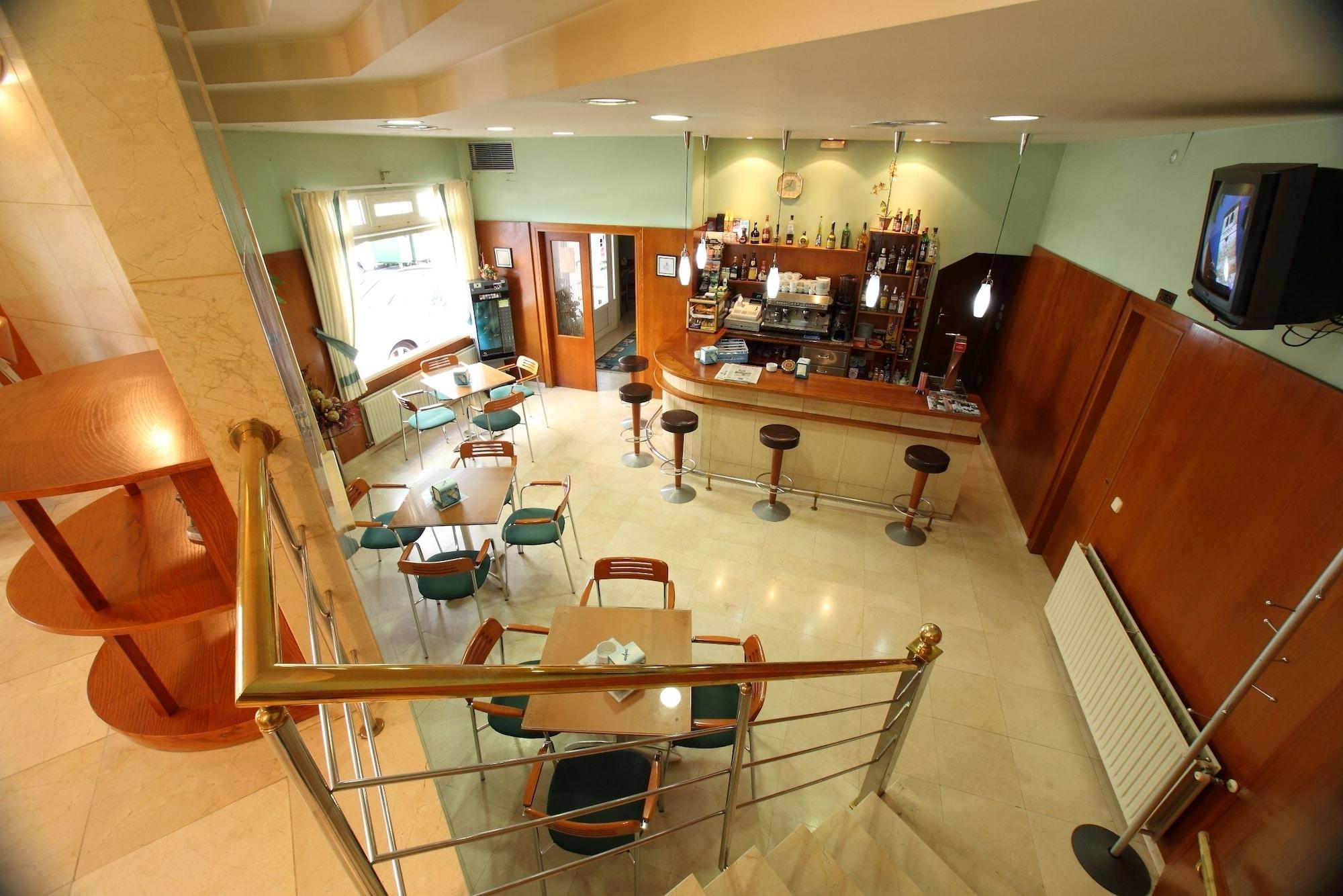 Bar/Salón Hotel Ramos