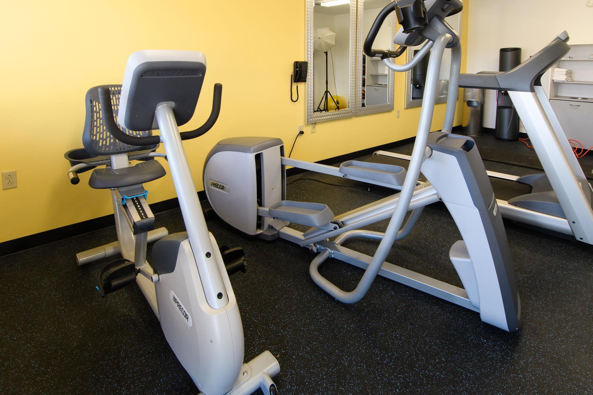 Gimnasio Days Inn by Wyndham Pittsburgh-Harmarville