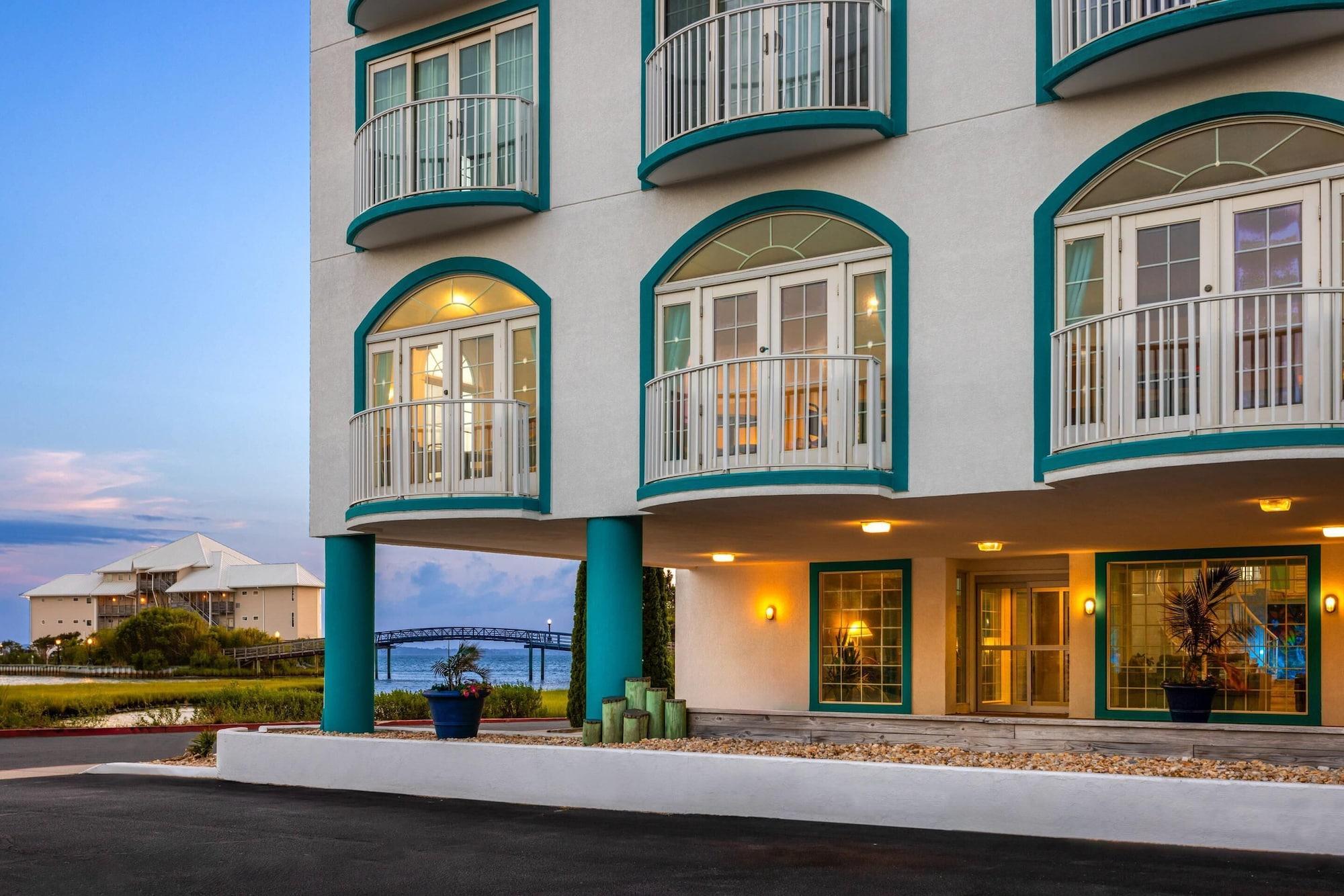Vista Exterior Coconut Malorie Resort Hotel, Ascend Hotel Collection