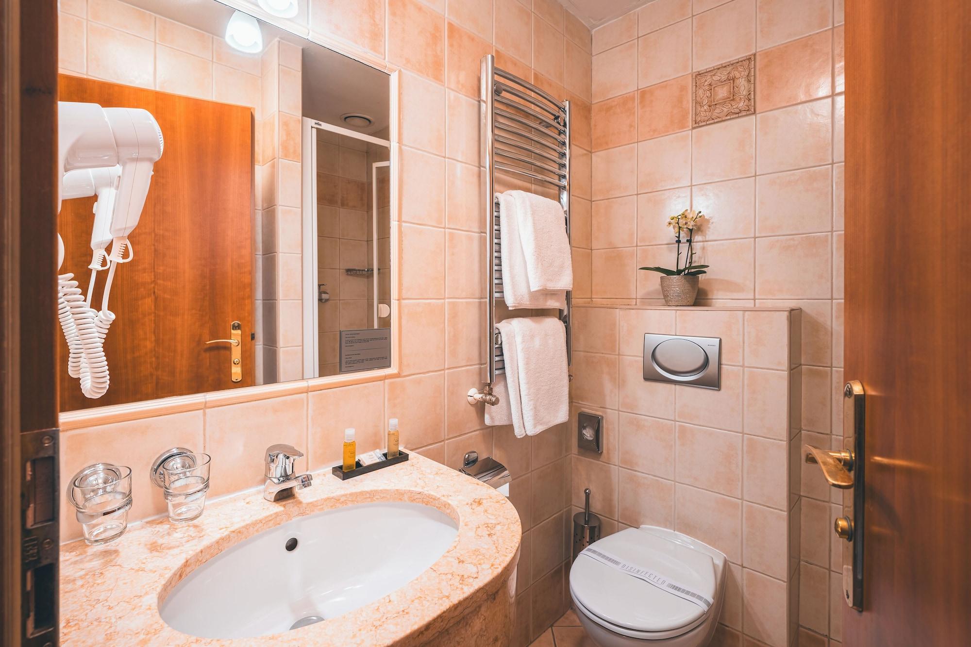 Equipamiento de Habitación Hotel Ariston & Ariston Patio