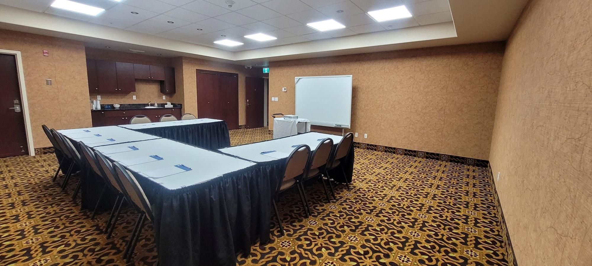 Sala de Reuniones Holiday Inn Express Hotel & Suites WHITECOURT by IHG