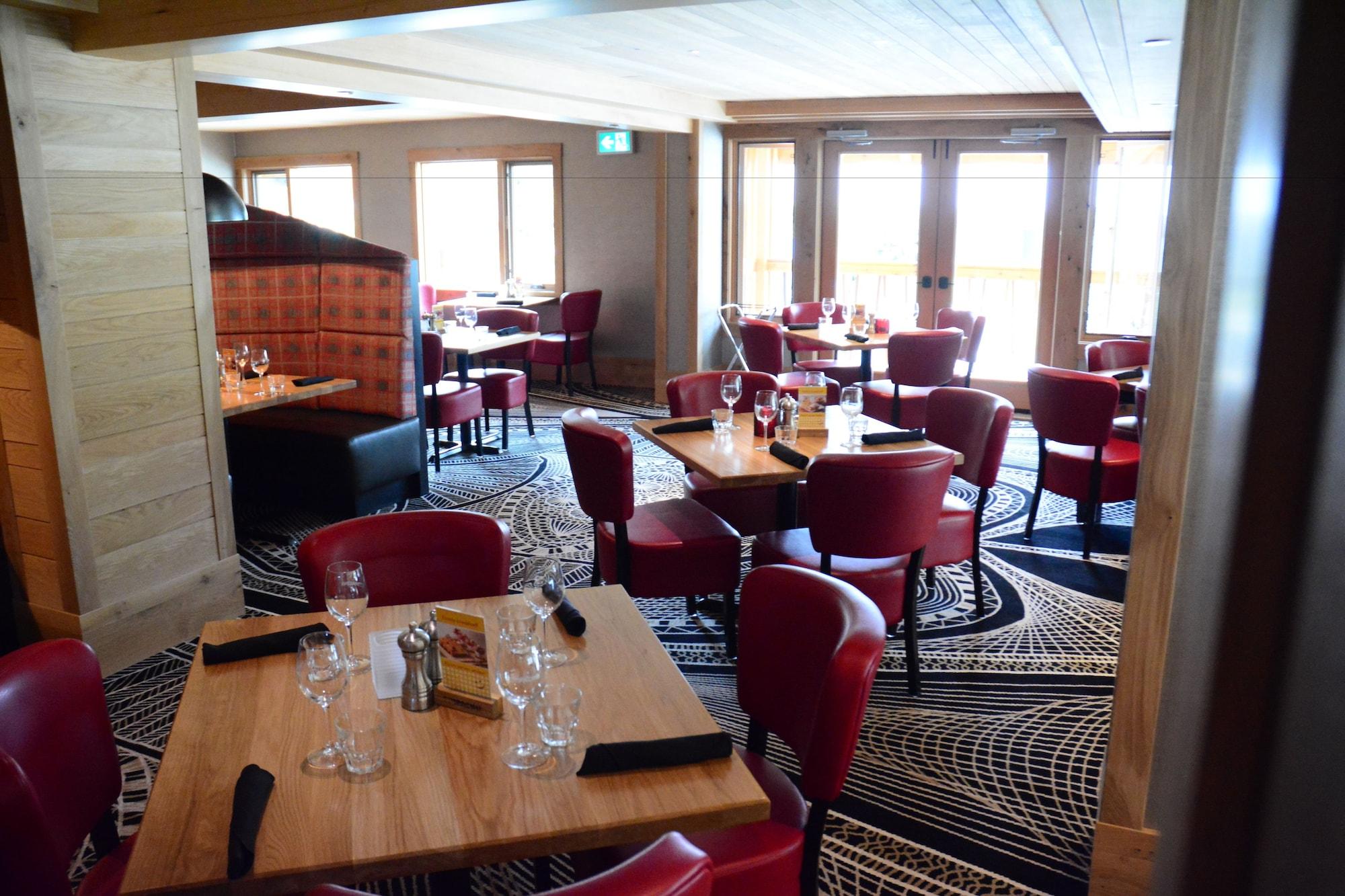 Restaurant Moose Hotel And Suites