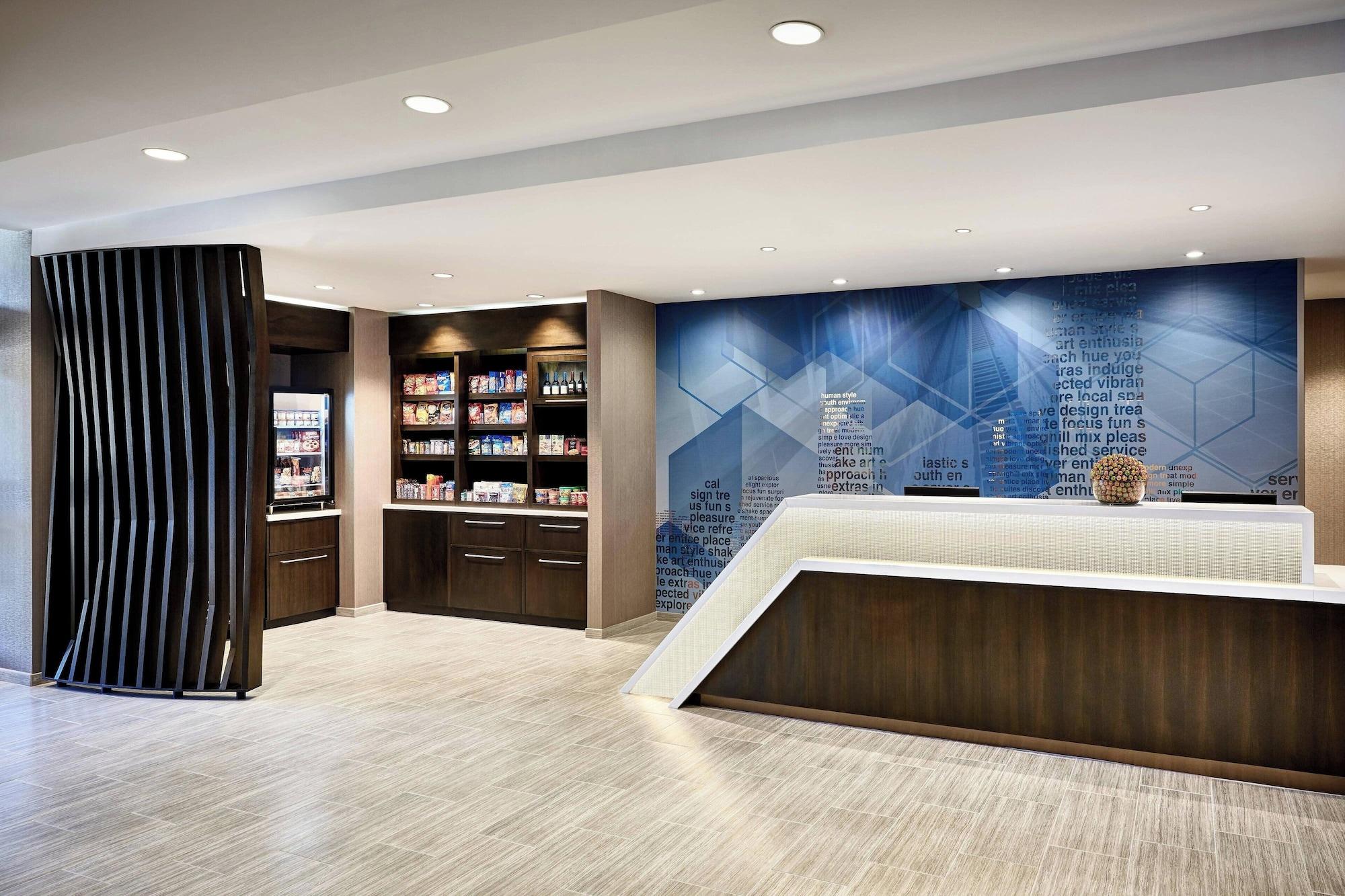 Vista Lobby SpringHill Suites by Marriott Cleveland Independence