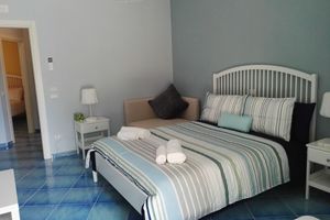 Alojamiento - CAPRI B&B