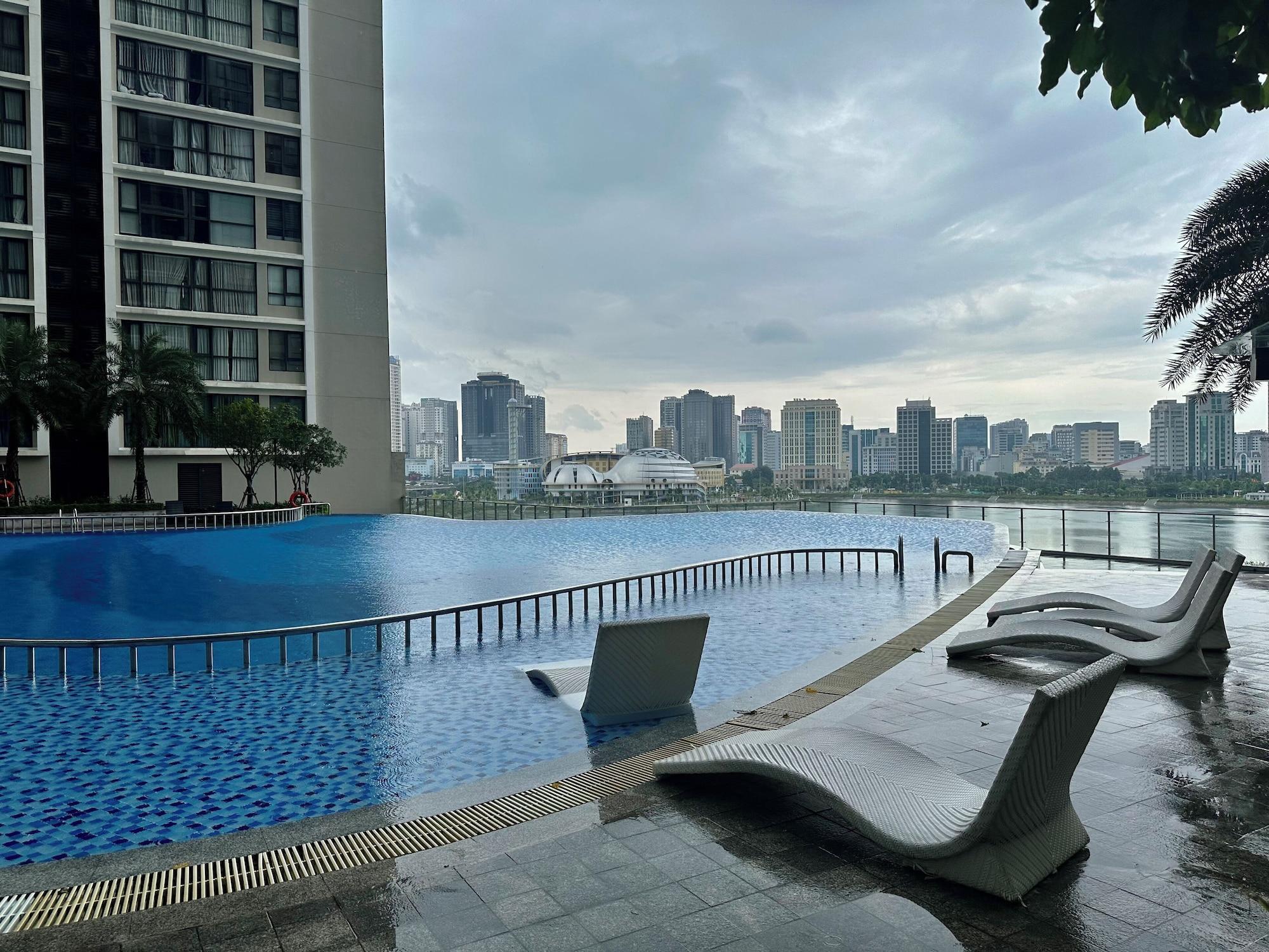 Vista Piscina Vinhomes Skylake - Liliving Service APT