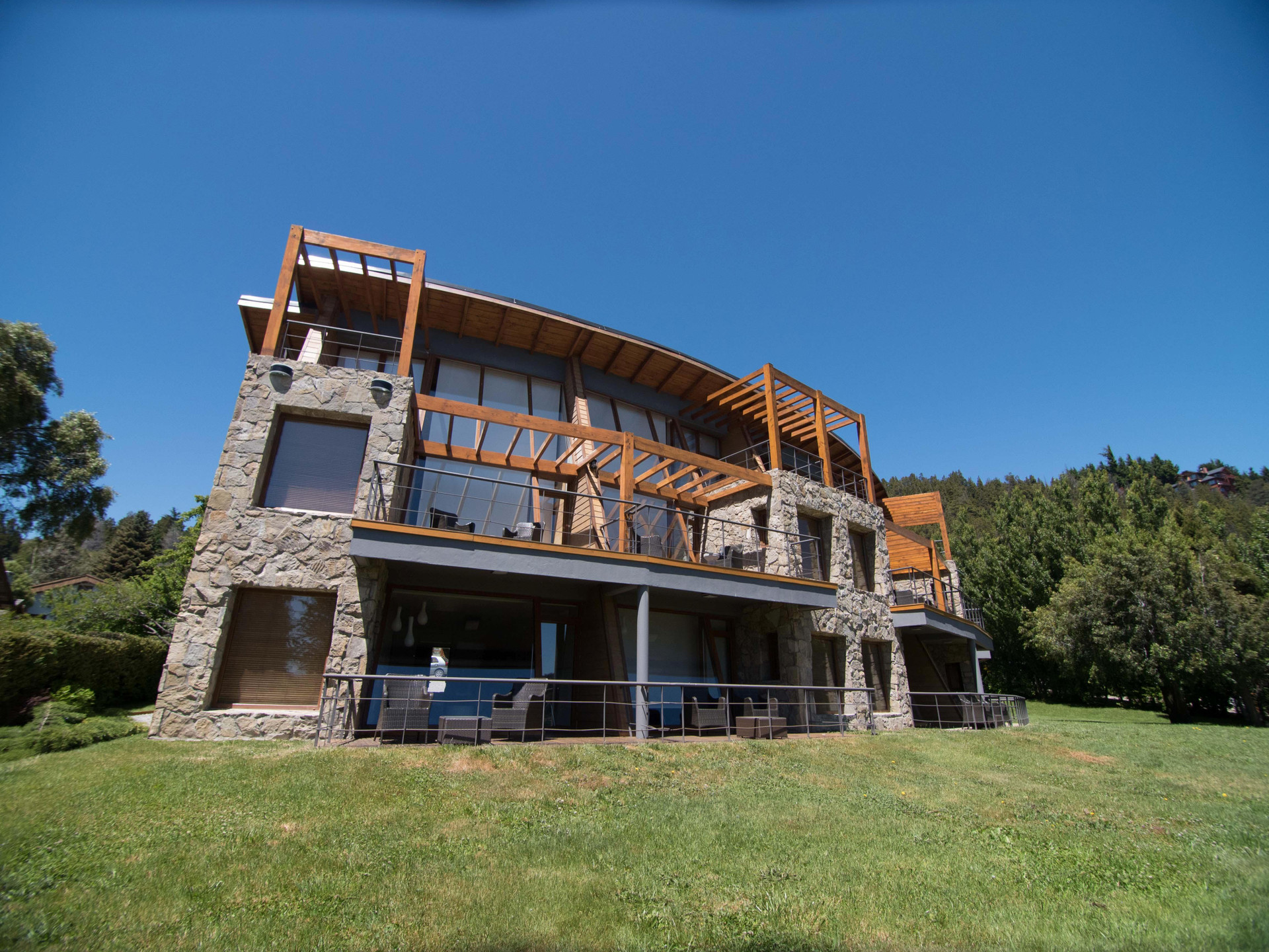 Vista Exterior Rochester Bariloche Suites & Spa