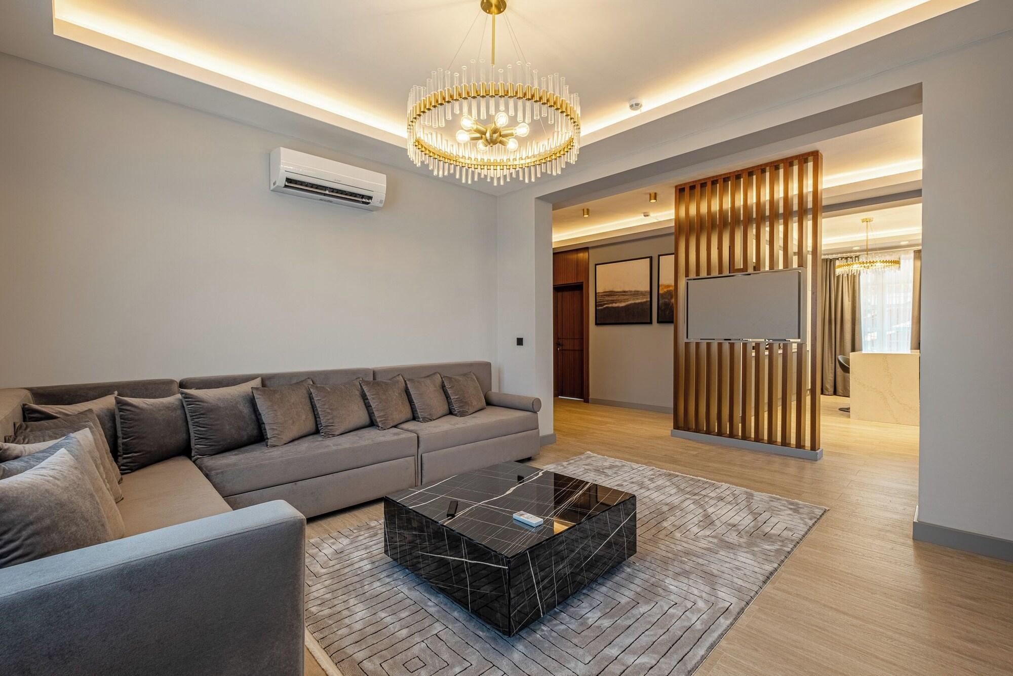 Varios Get Royal Suits Spa