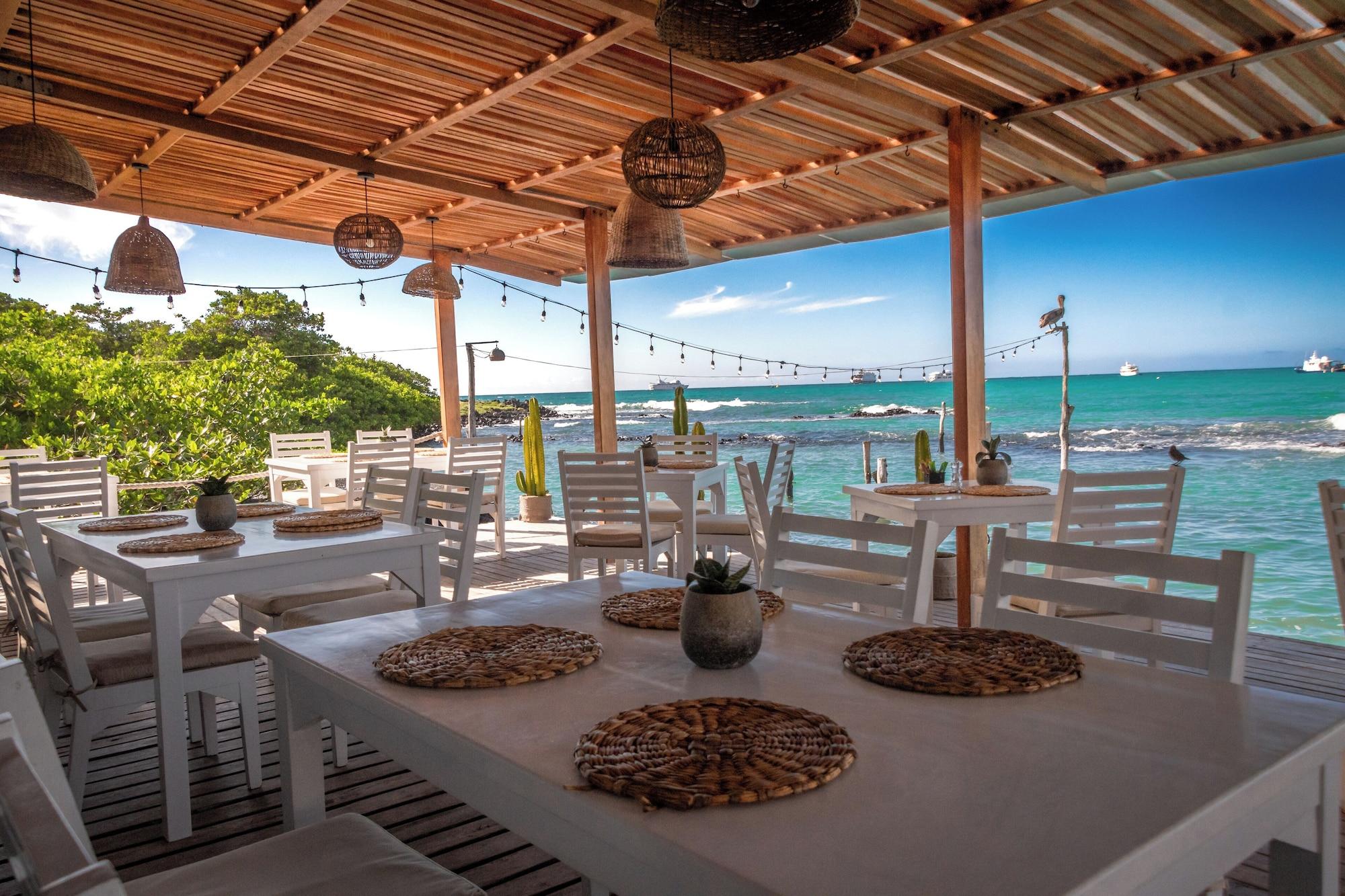 Restaurant Blu Galapagos Sustainable Waterfront Lodge