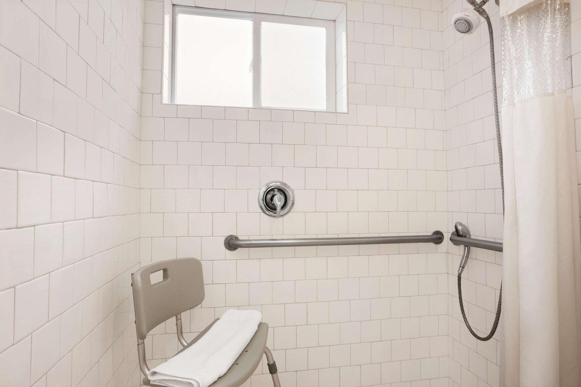 Equipamiento de Habitación Travelodge by Wyndham Bakersfield