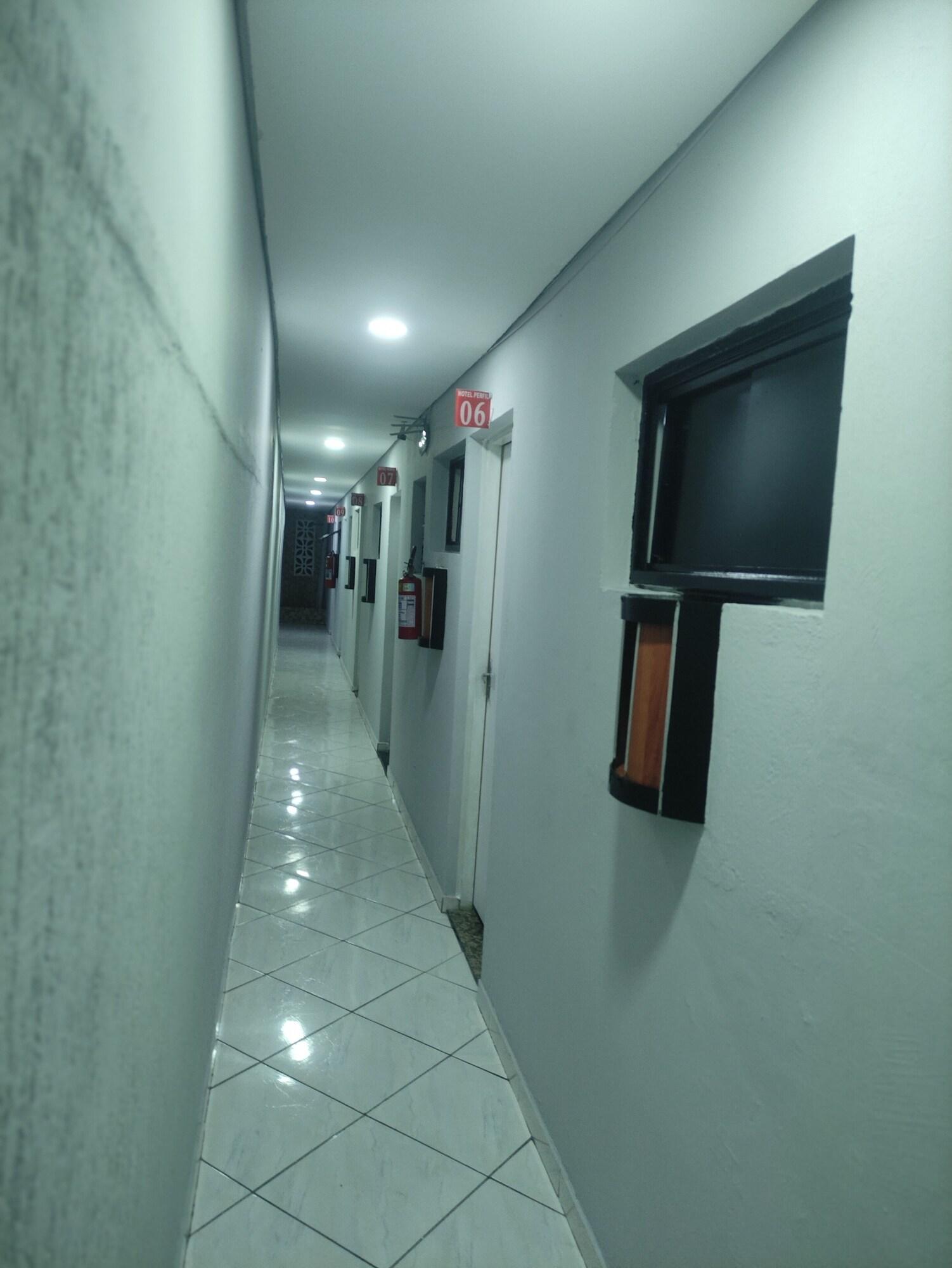 Vista Lobby Hotel anoitecer