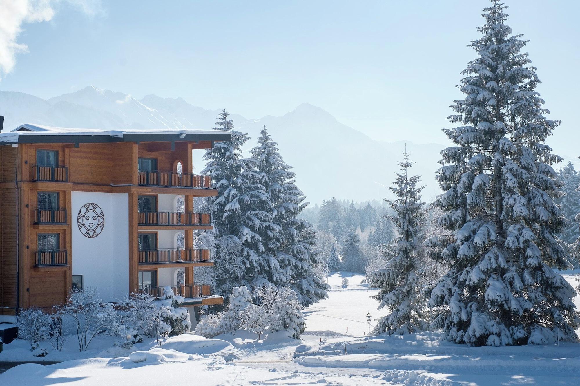 Vista Exterior Sonnenalp Resort