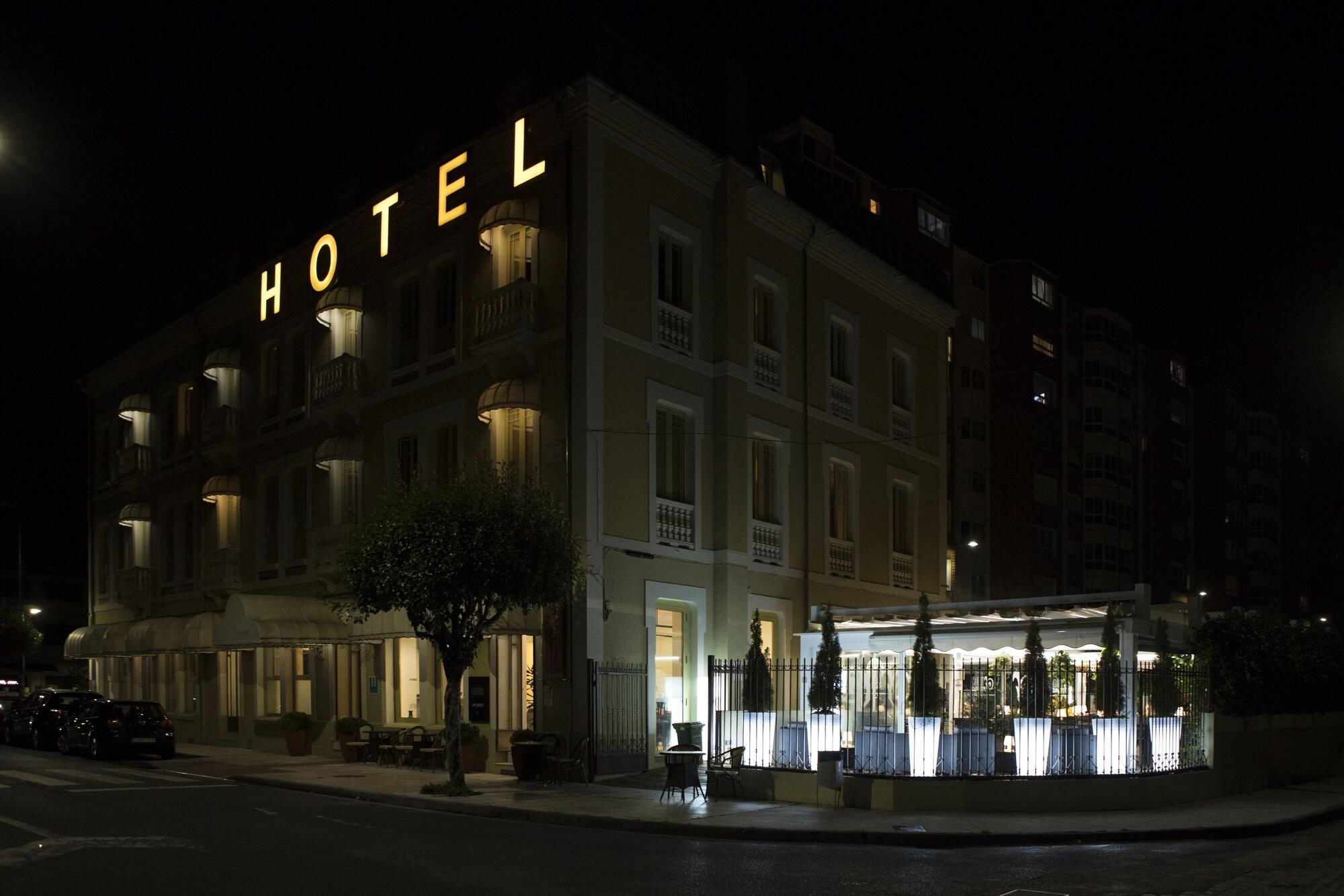 Vista Exterior Hotel restaurante Roma