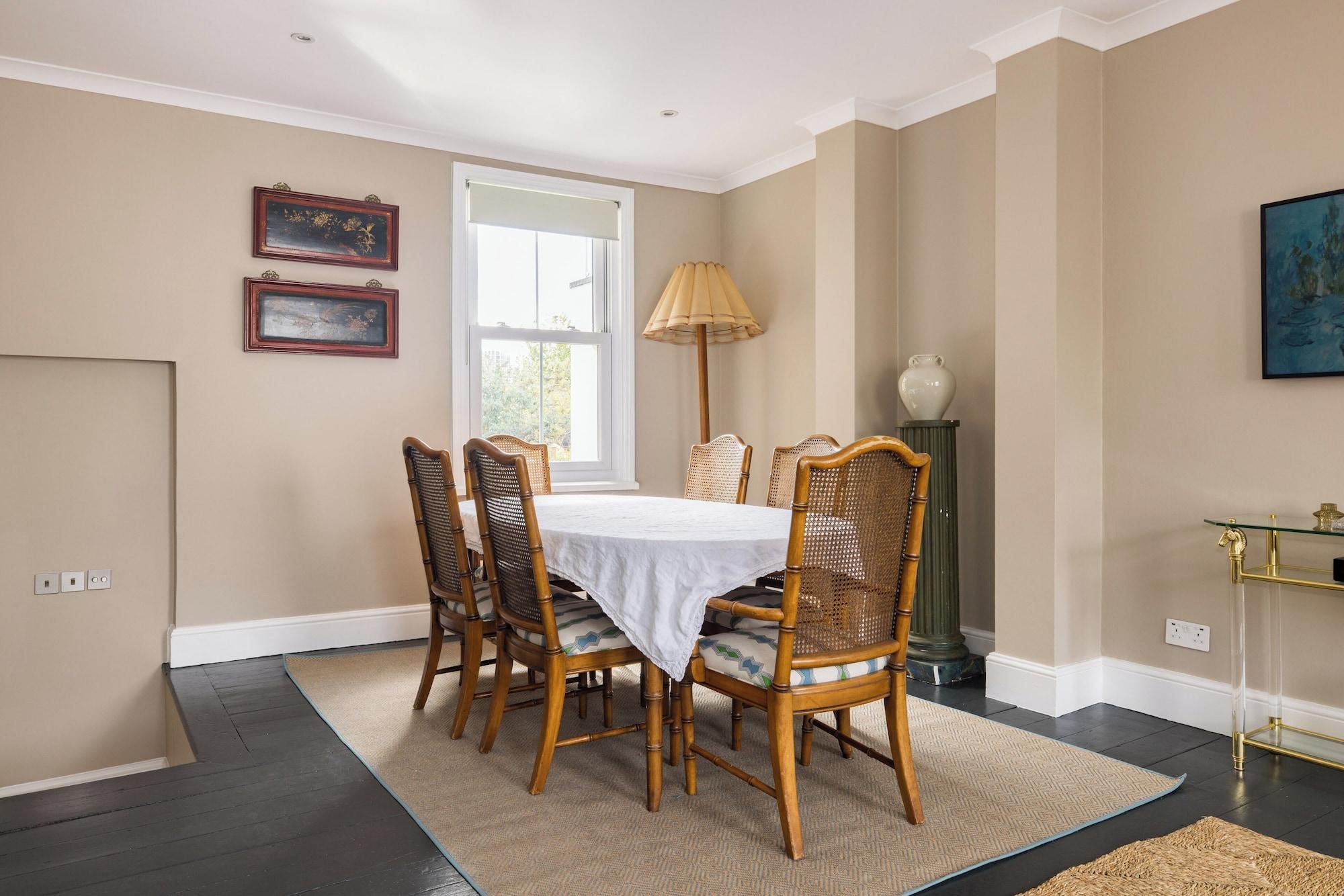 Comodidades del Alojamiento The Thames Embrace 3 BR & Garden House