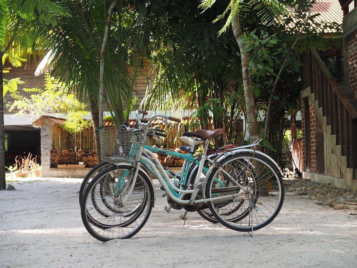 Varios Panji Panji Tropical Wooden Home