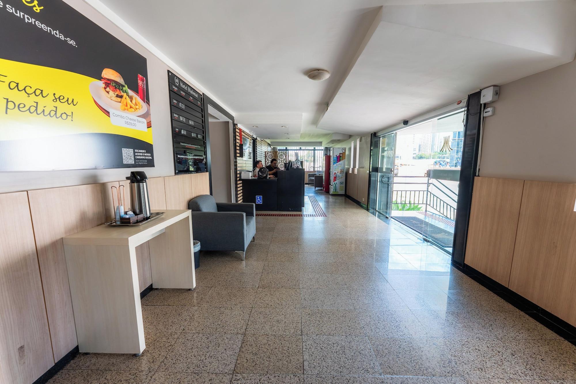 Vista Lobby Hotel Diplomat by Bsb Inn
