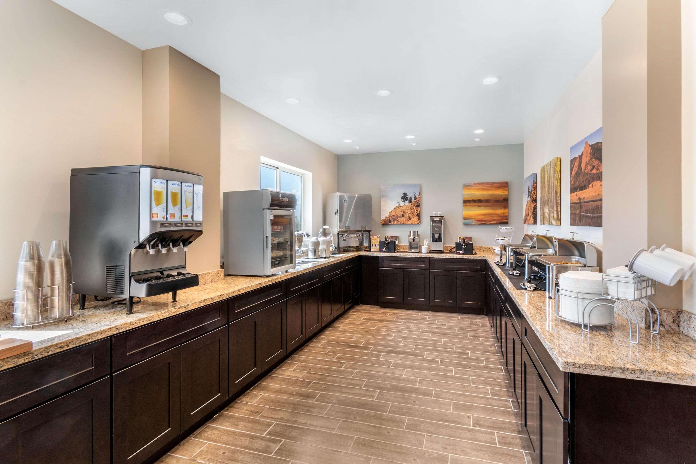 Restaurant MainStay Suites Denver International Airport