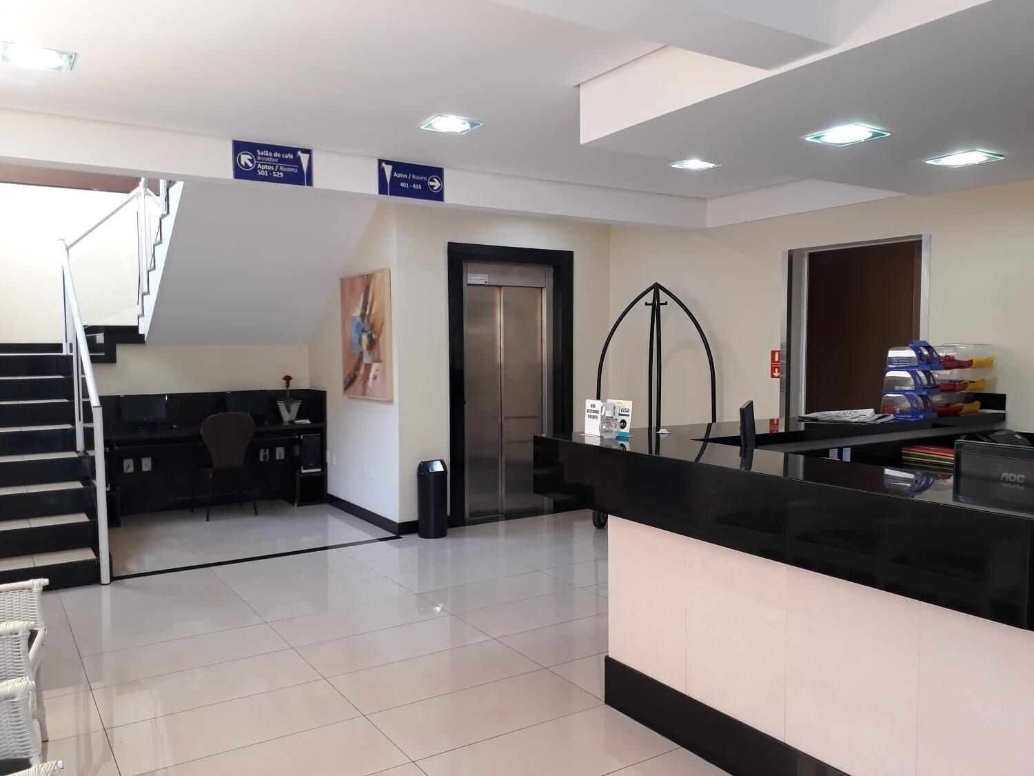 Vista Lobby Cristal Palace Inn