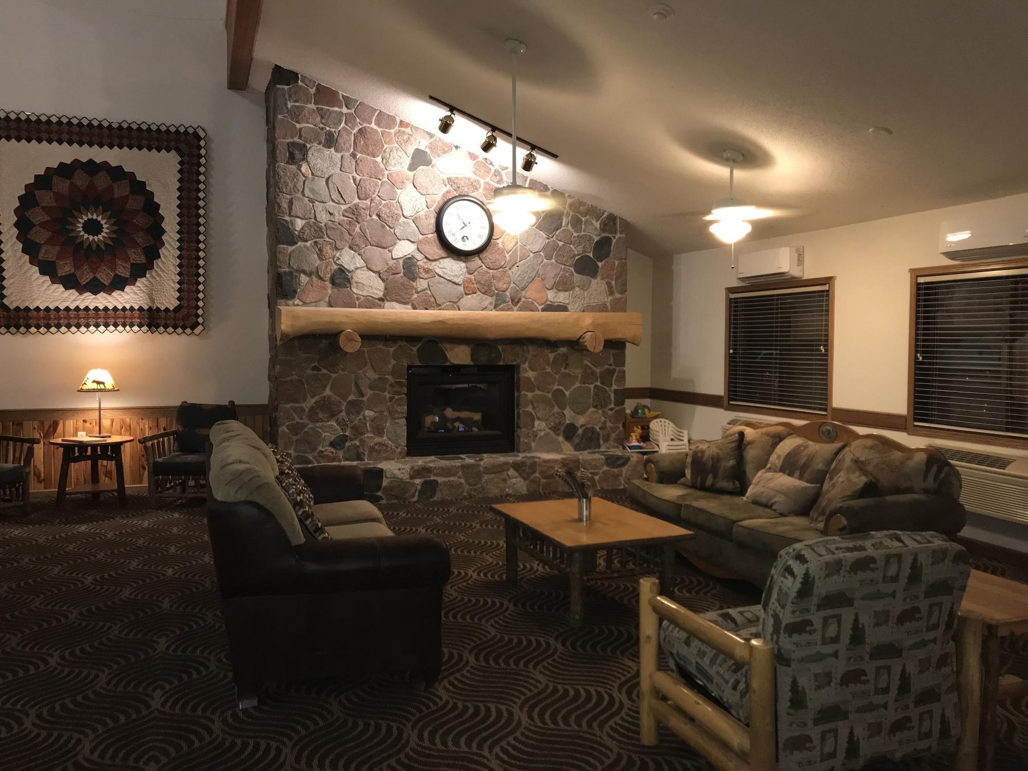 Vista Lobby Boarders Inn & Suites by Cobblestone Hotels - Wautoma
