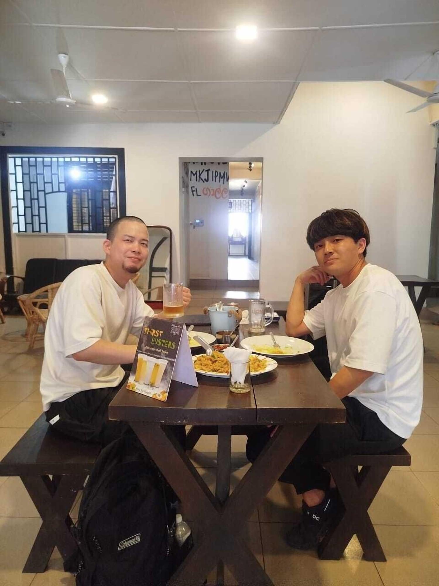 Restaurant Snooze Station by Sydney Galle