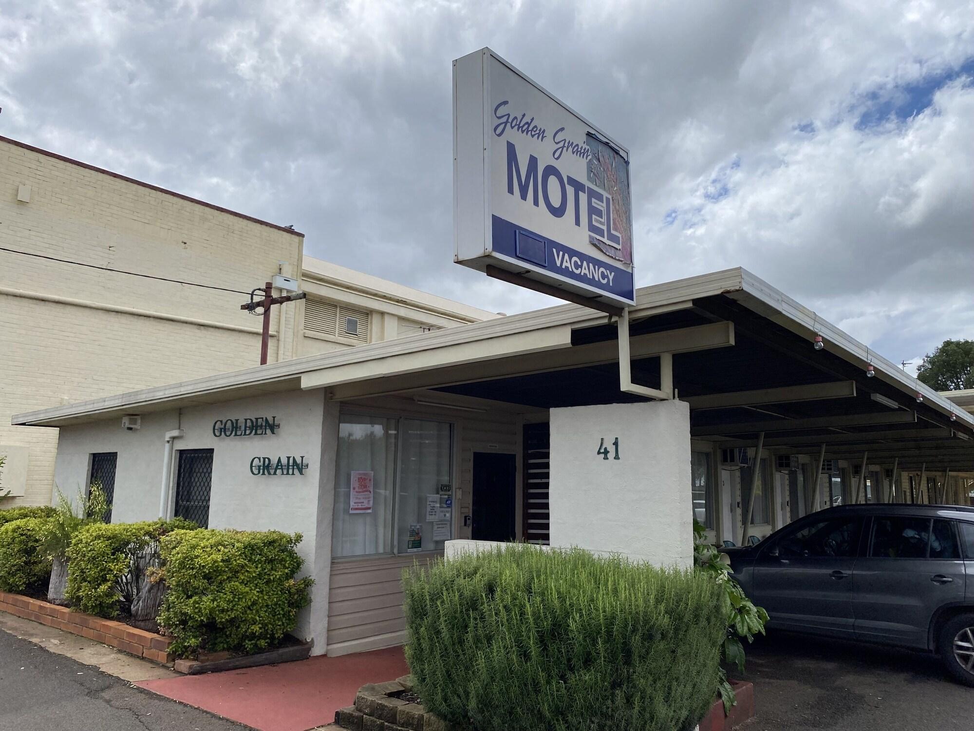 Varios Golden Grain Motel