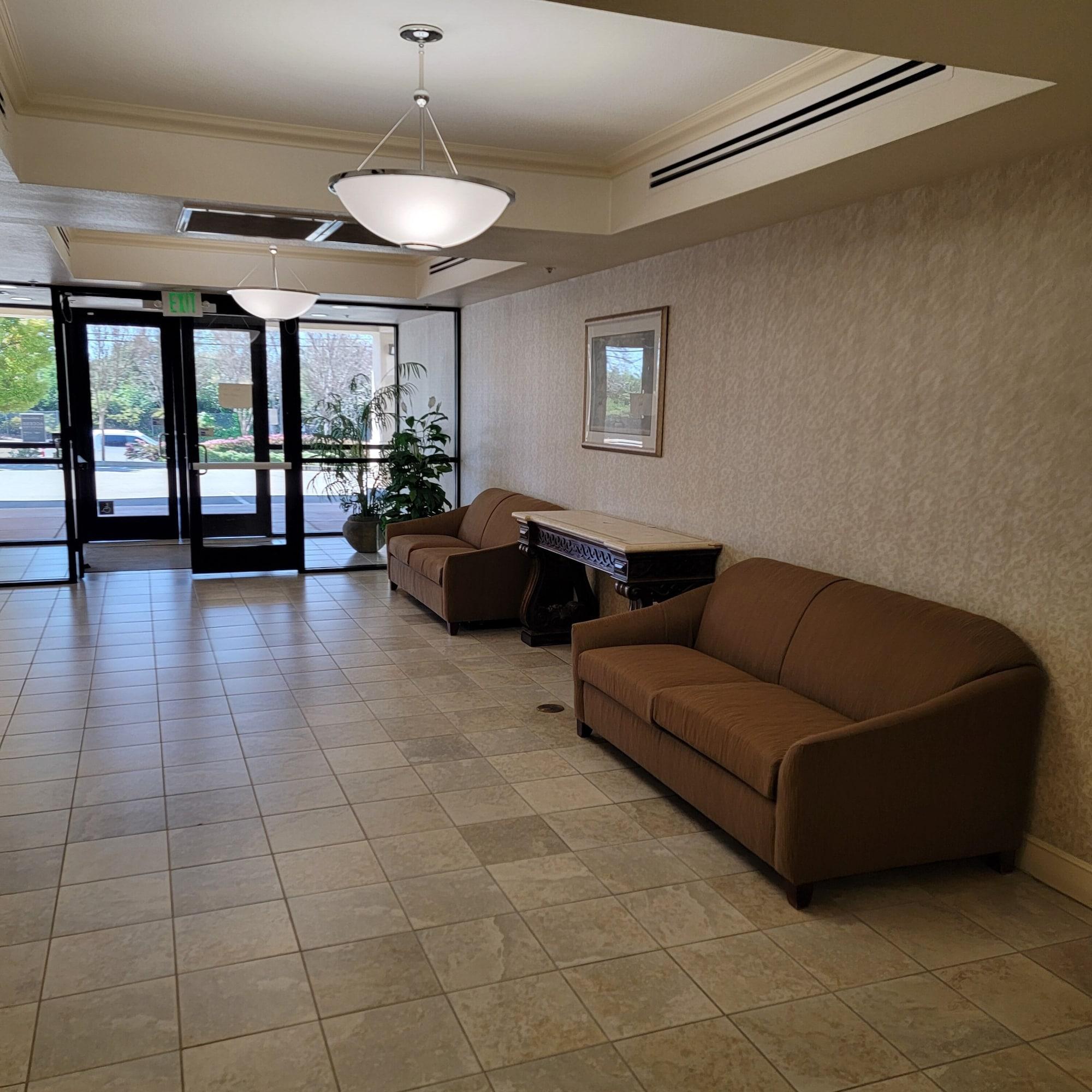 Vista Lobby Budget Inn San Leandro