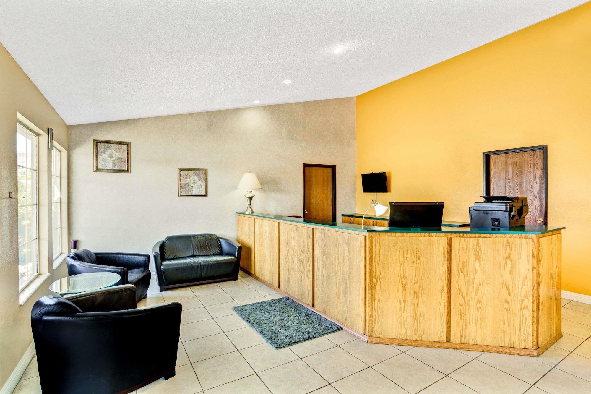 Vista Lobby Days Inn by Wyndham Carson City