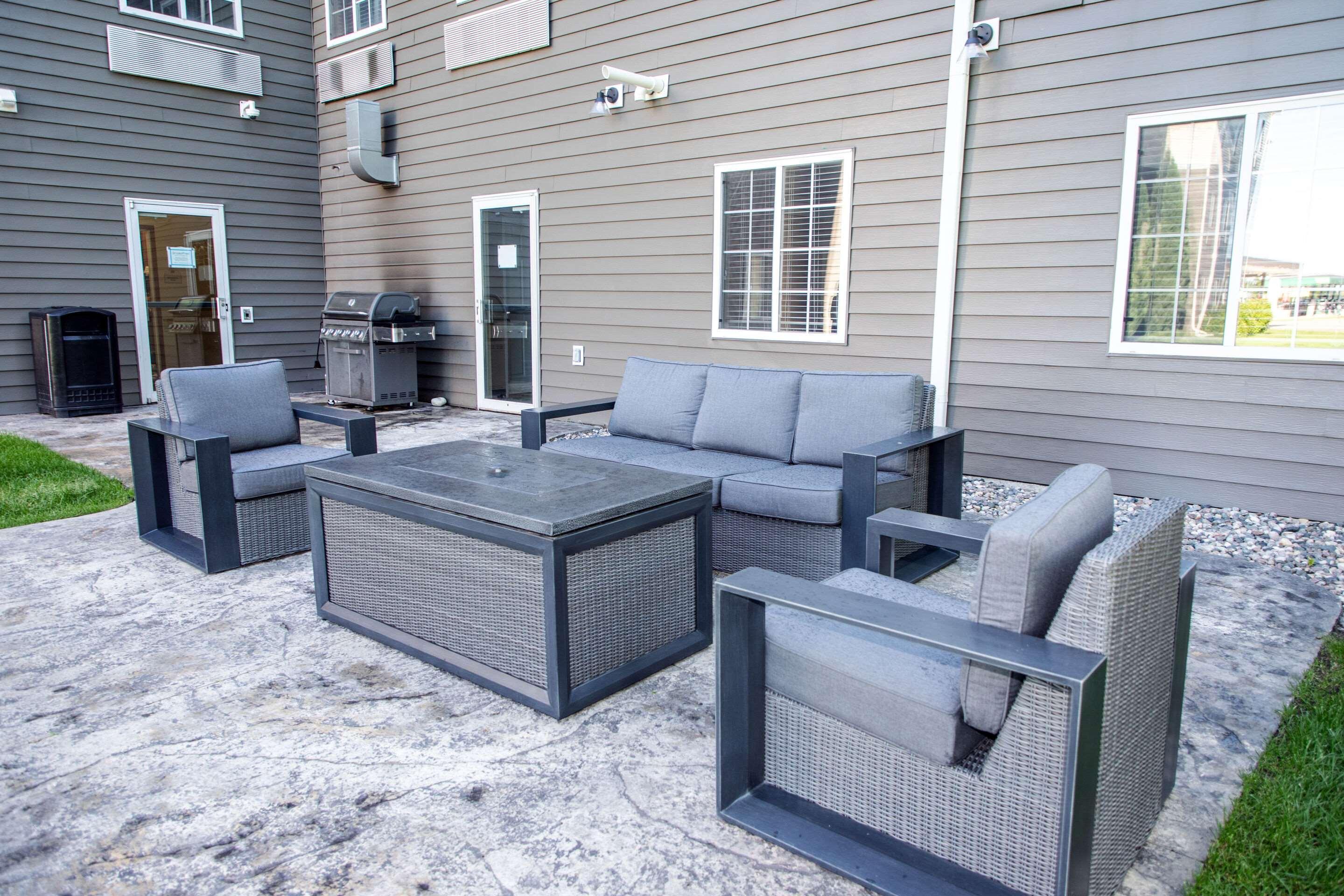 Vista Exterior MainStay Suites Fargo - I-94 Medical Center