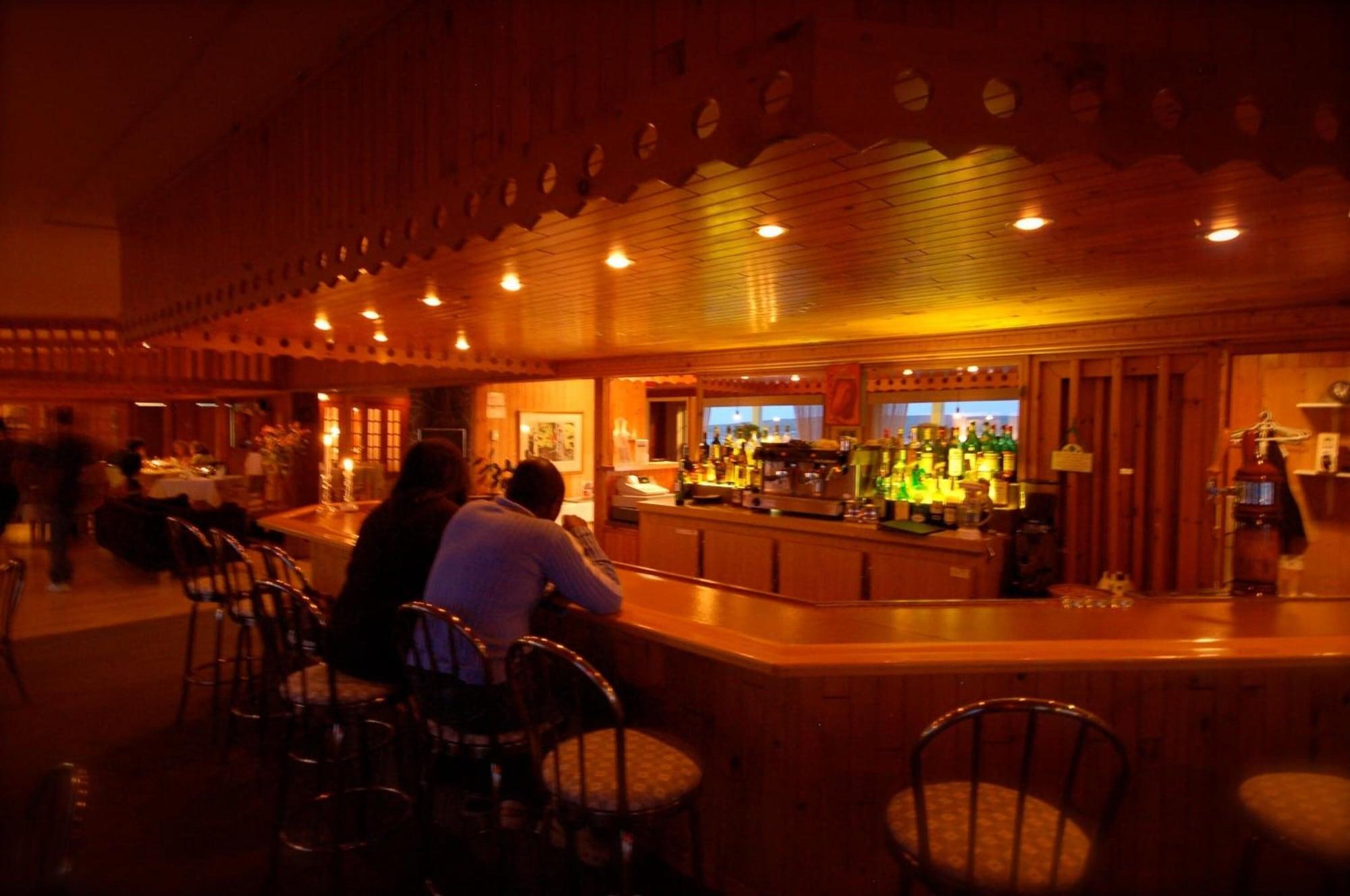 Bar/Salón Hôtel Motel La Côte Surprise