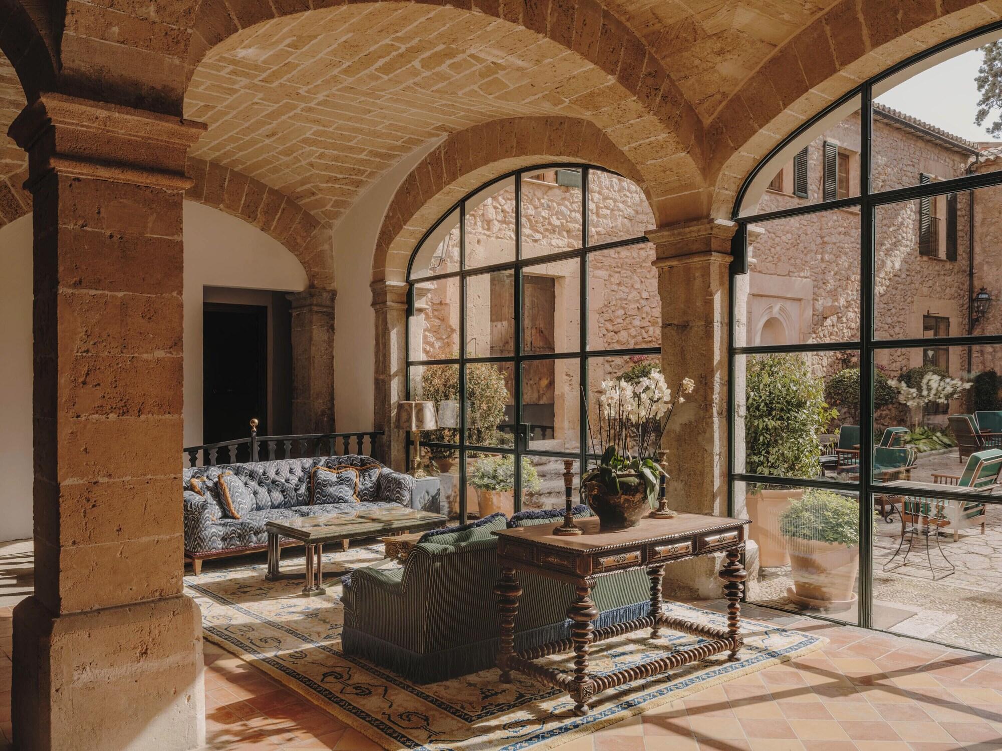 Vista Lobby Grand Hotel Son Net