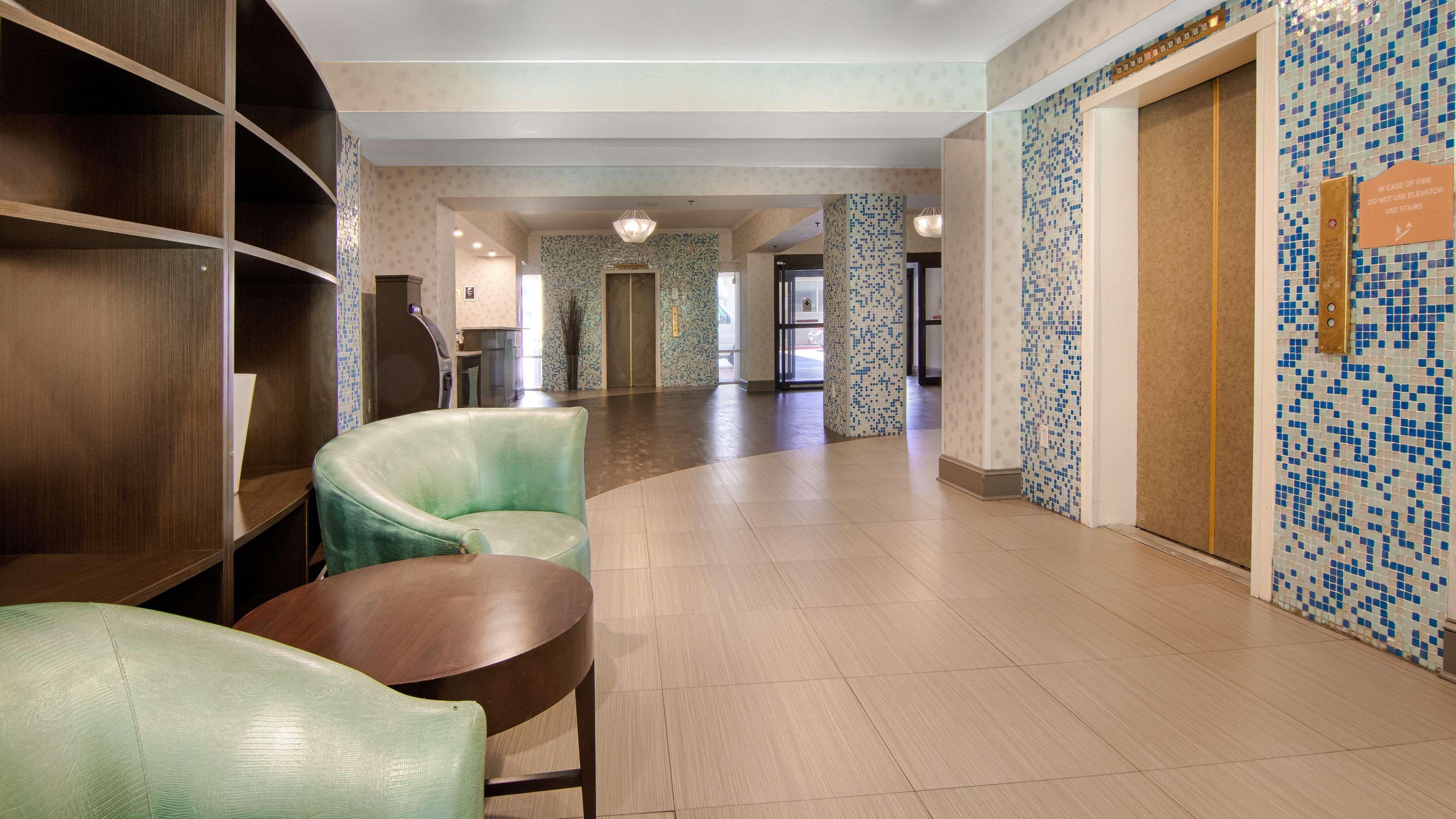 Vista Lobby Best Western Plus Atlanta Airport-East