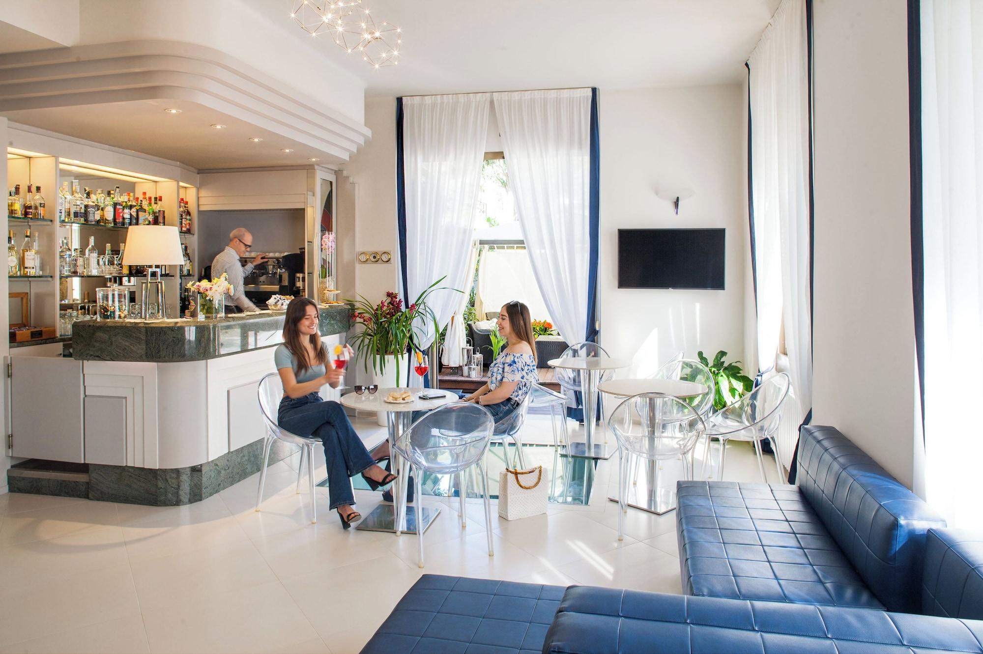 Bar/Salón Hotel Mediterraneo