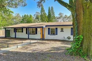 Renta temporal - 3 Mi to Usf: Chic Home w/ Yard in Tampa!