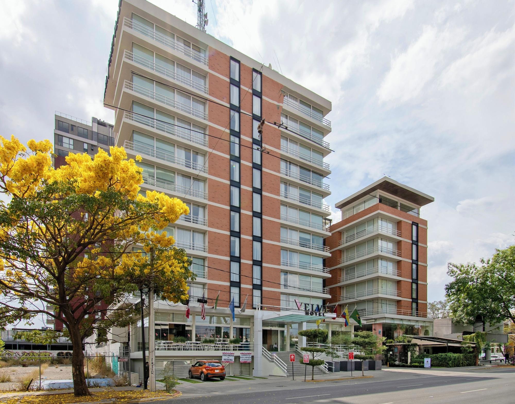 Vista Exterior Hotel Velvet Plaza