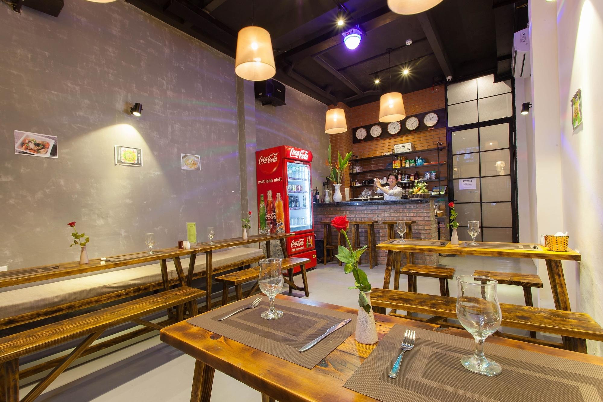 Restaurant Luxury Backpackers