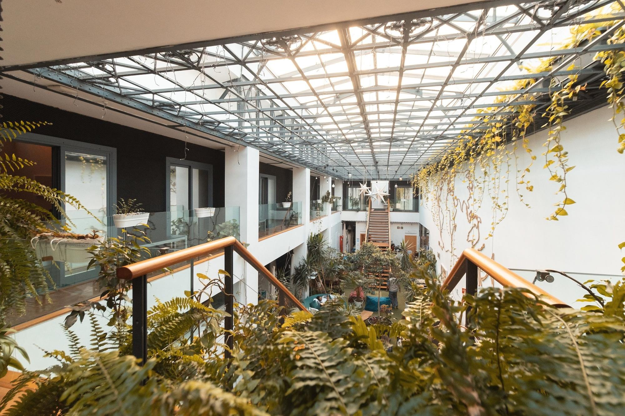 Varios Lisbon Destination Hostel