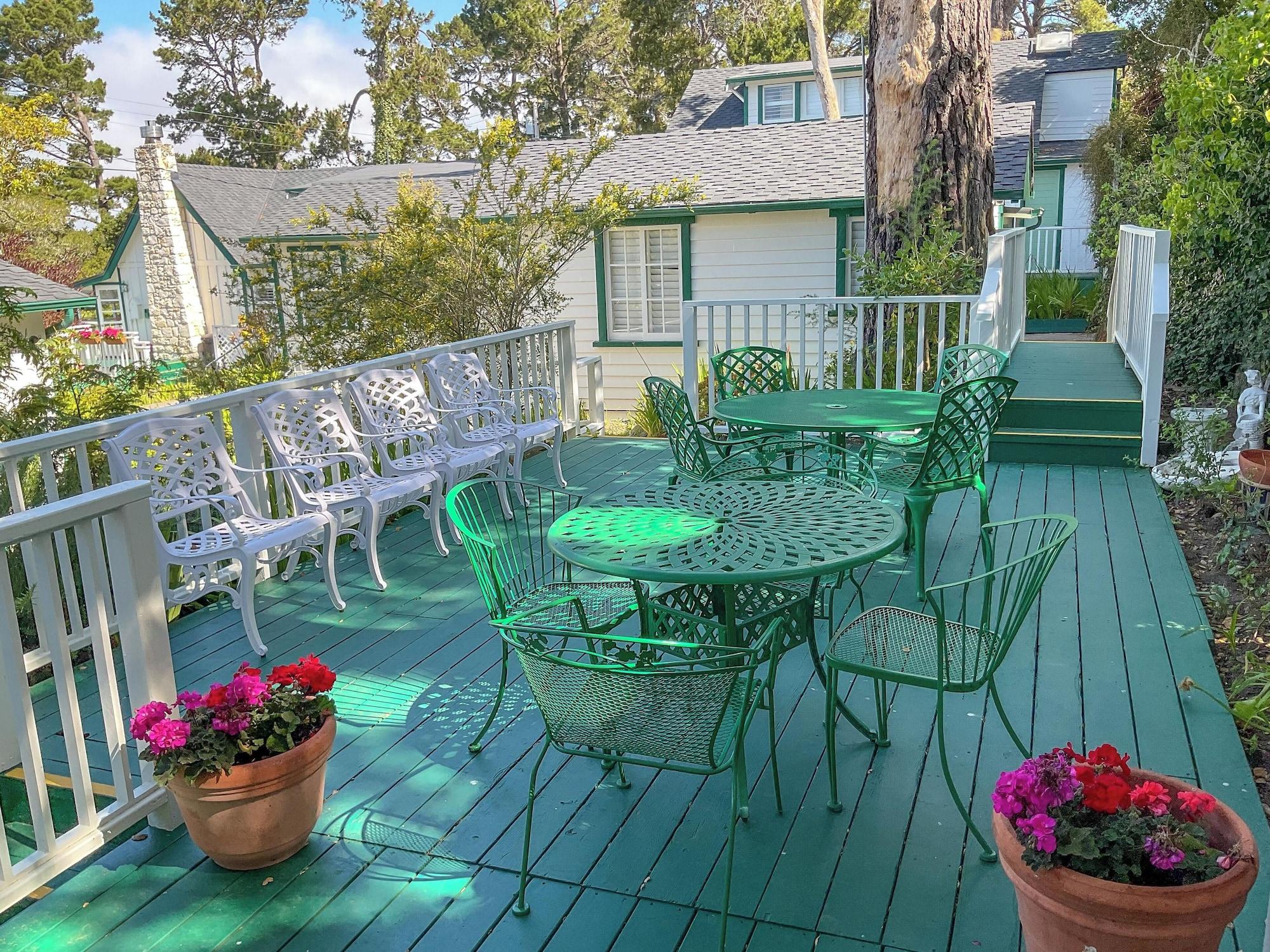 Vista Exterior Carmel Green Lantern Inn