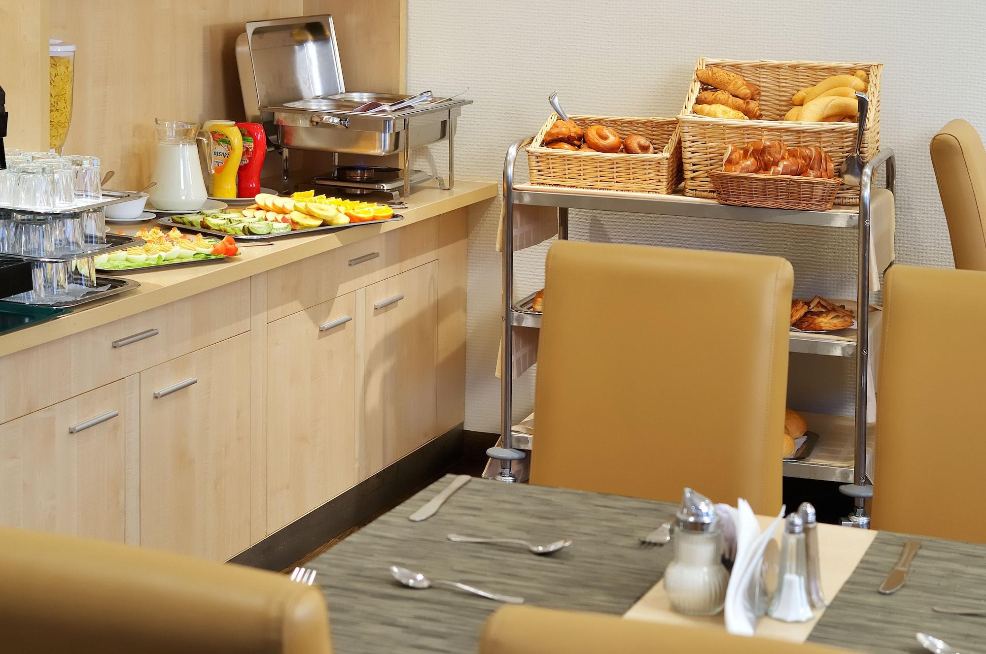 Comodidades del Alojamiento Promenade City Hotel